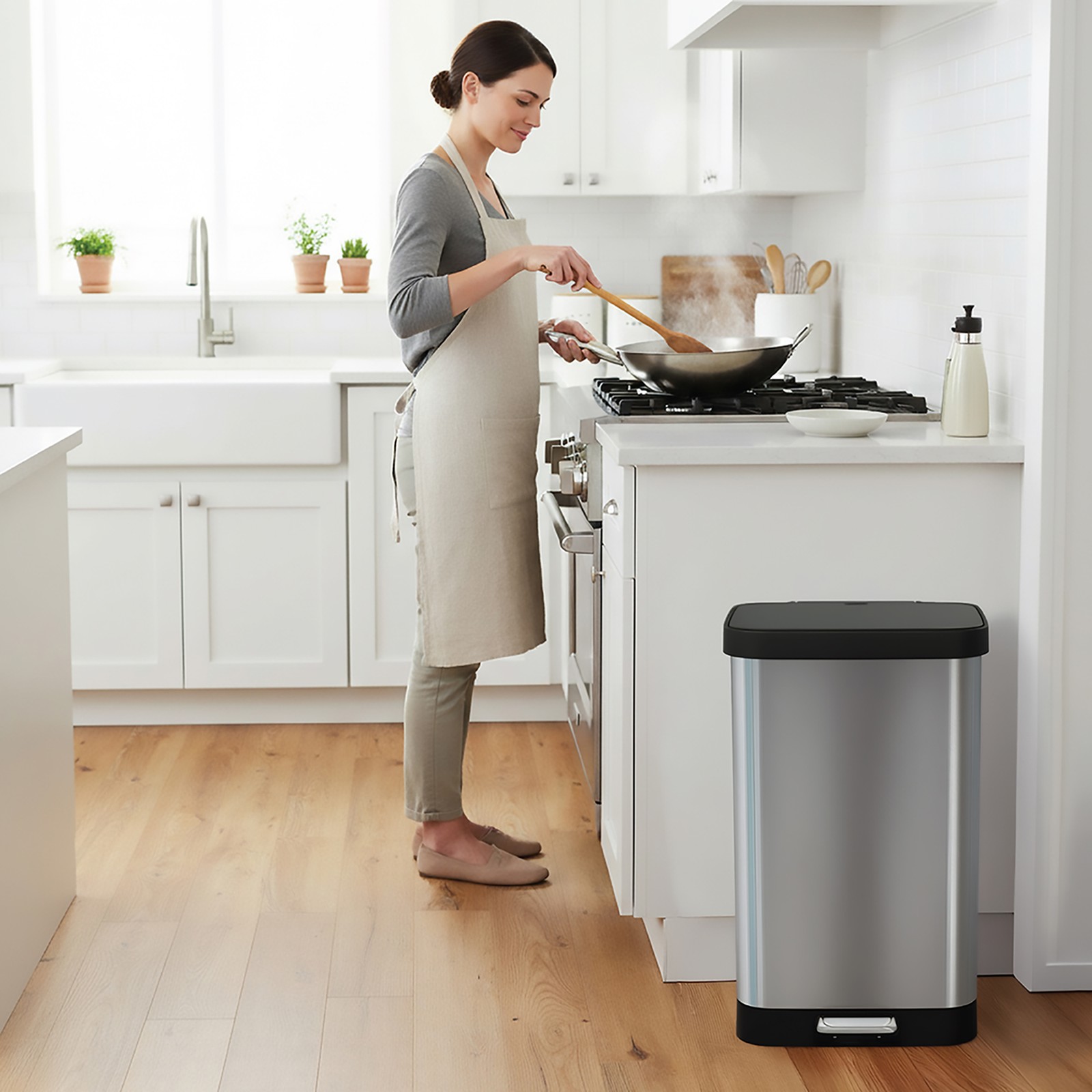 Glad Step Trash Can, Soft Close Lid Bin with Odor Protection, 13 Gal (Used)