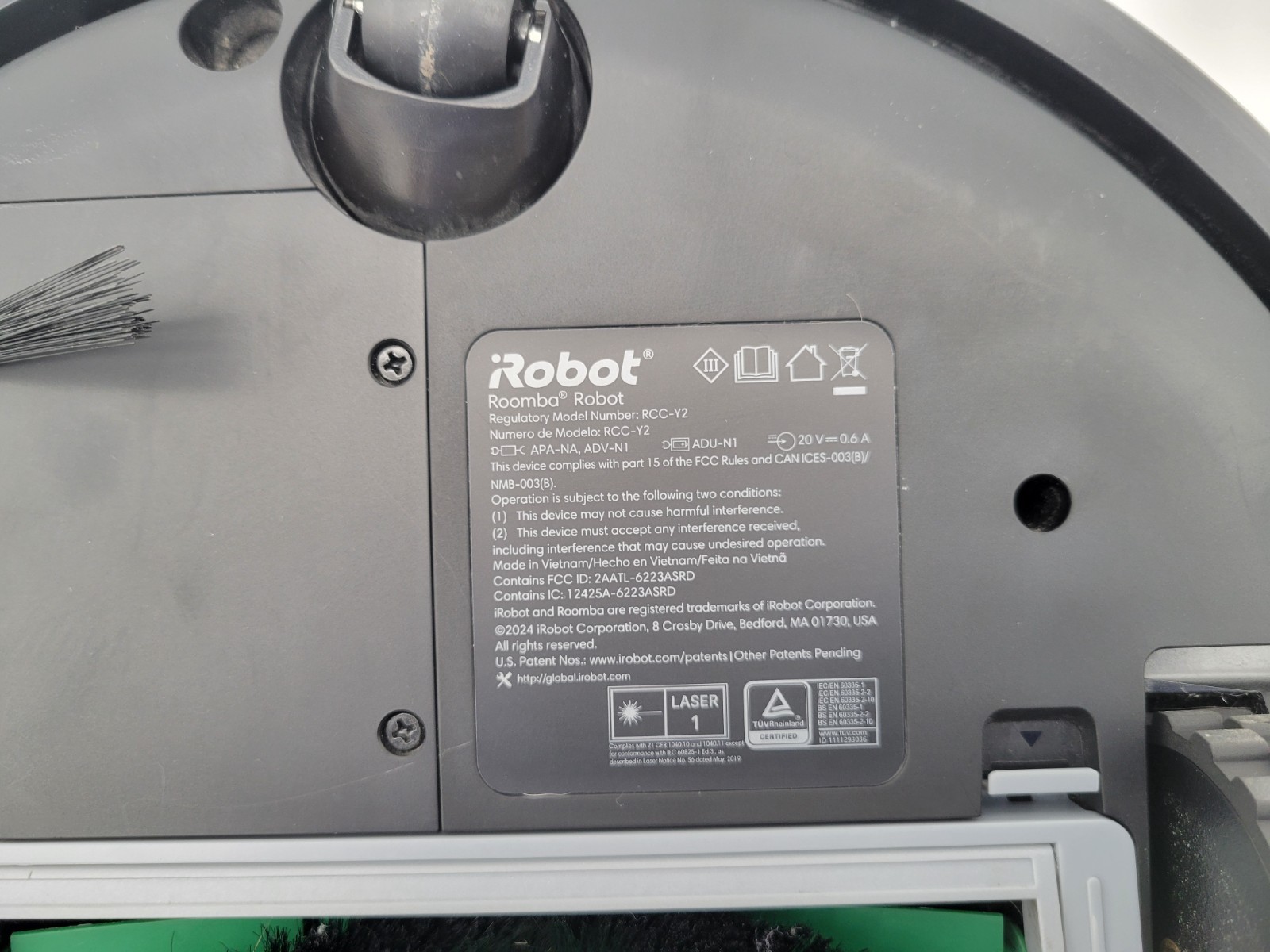 iRobot Roomba 105 Vac Robot Vacuum – Easy to use, Intense Power-Lifting Suctioni