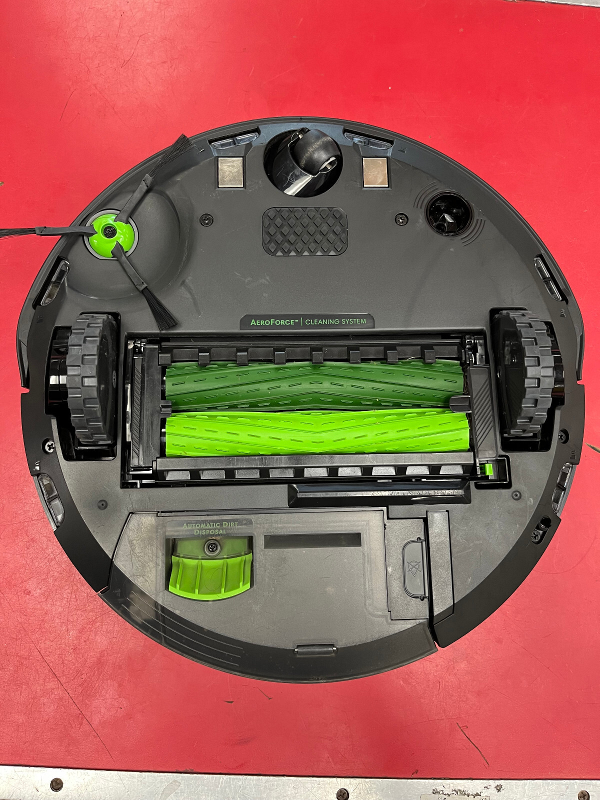 2 iRobot Roomba j7+ Self-Emptying Vacuum Cleaning Robot with charging port