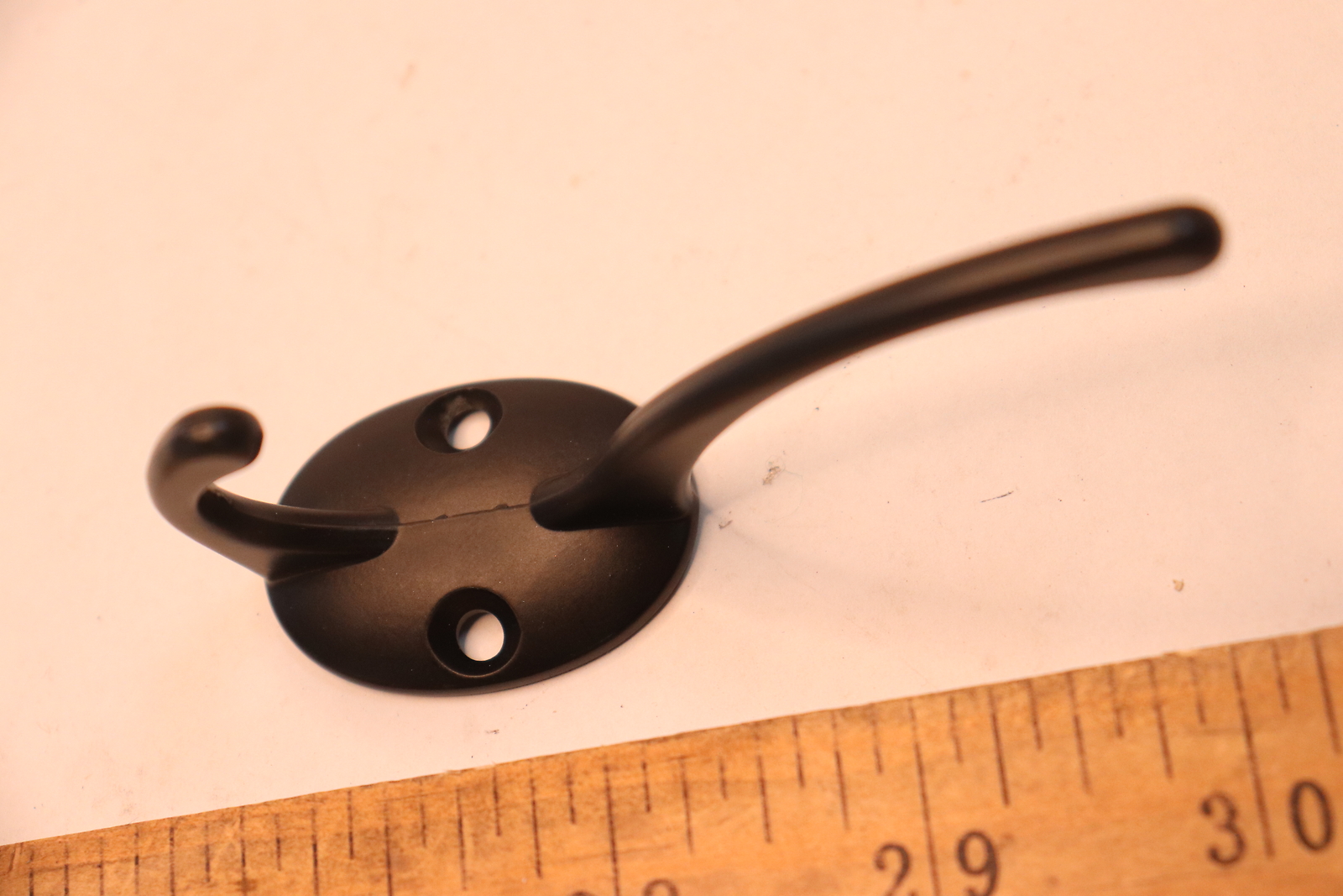 Bergen Hooks Flat Black 3-1/2″