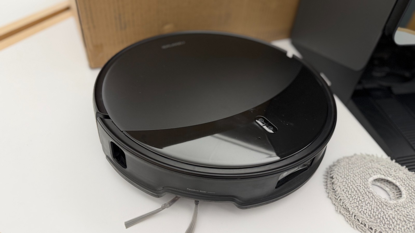 Roborock Saros 10R Robot Vacuum & Mop,22000Pa,Heated Cleaning