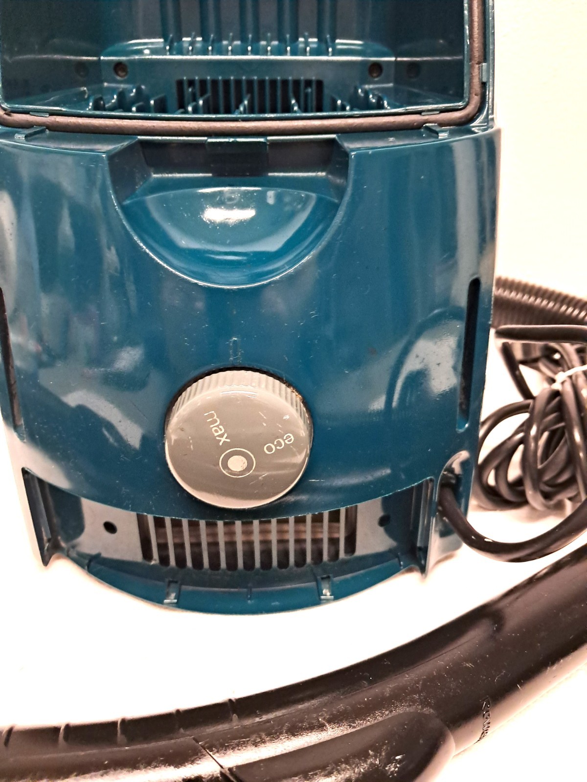 Rowenta Bagged Vacuum 1300w STRONG Upholstery Car model RS 008 Reno