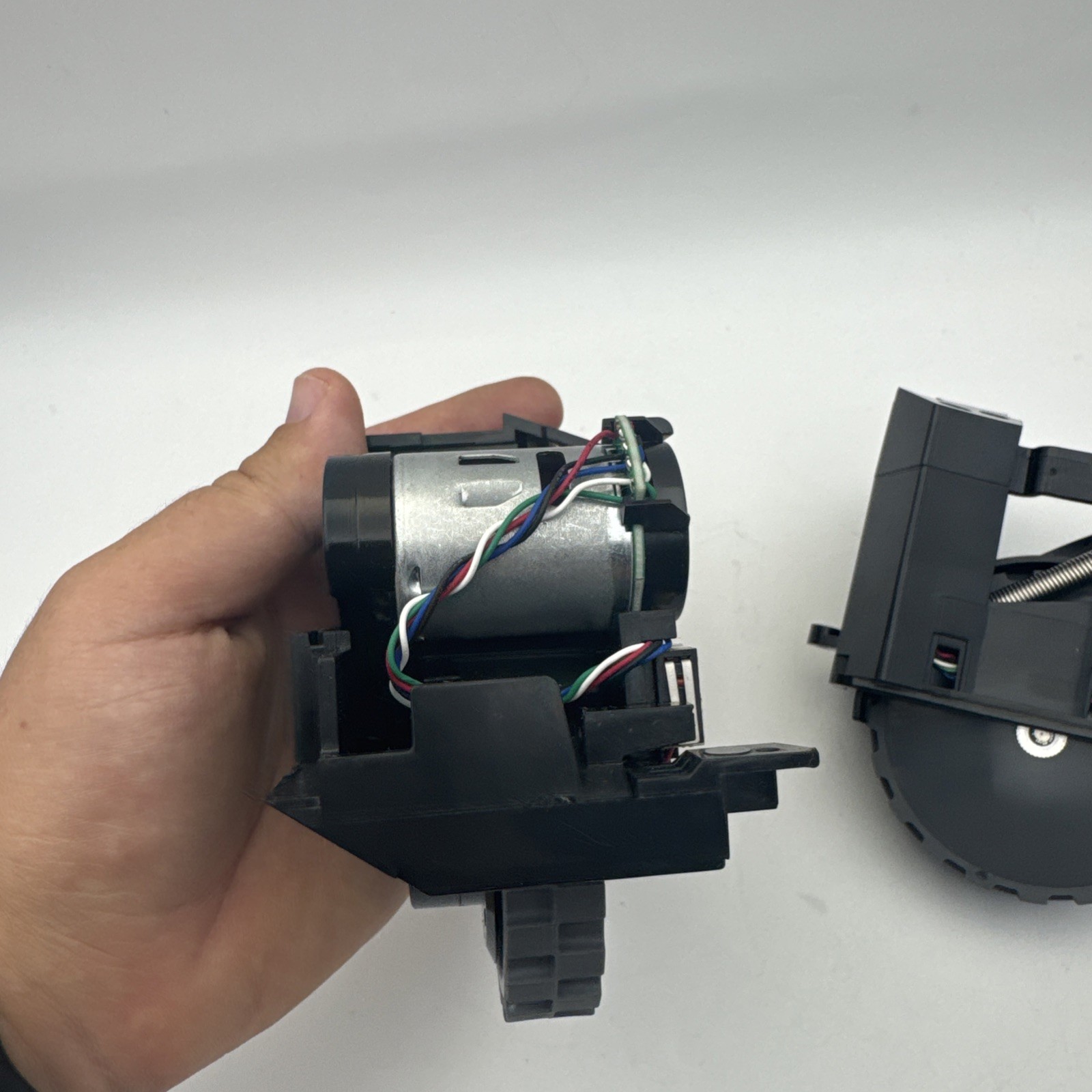 Left and Right Drive Wheel Module For iRobot Roomba S9 (9150)/S9+ (9550) Wheels
