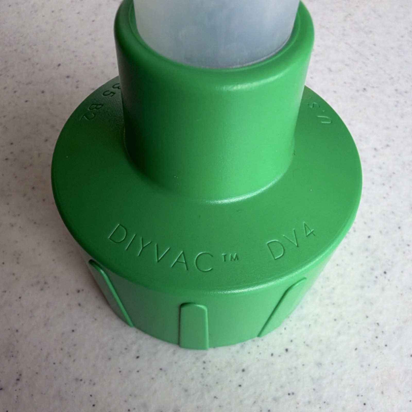 DIYVAC DV4 Green Vacuum Adapter Tool Universal Plastic Open Box DV4