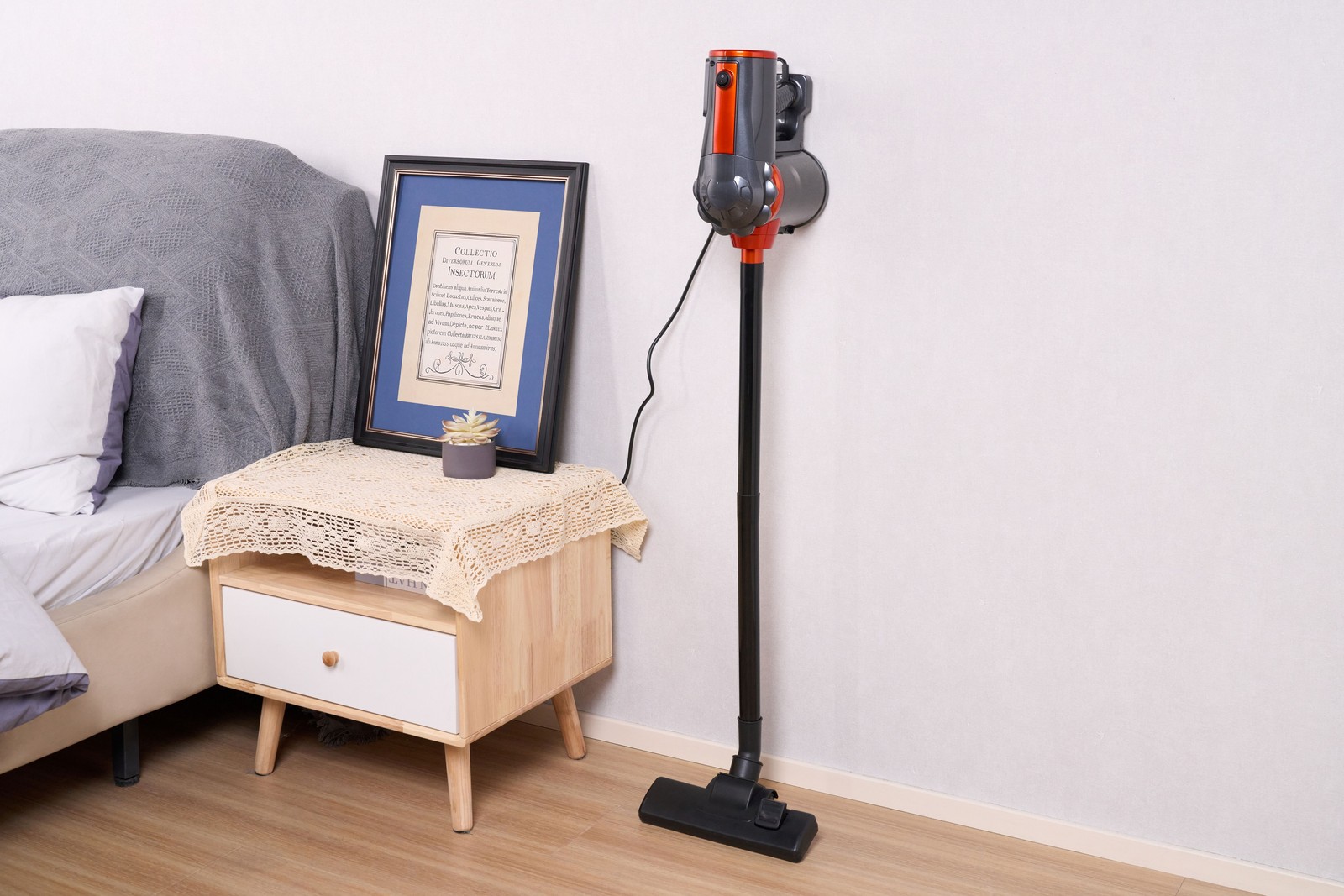Emerald 600W Vacuum Cleaner, 16-18KPa Suction Power, 70dB, 1.5L Dust Cup