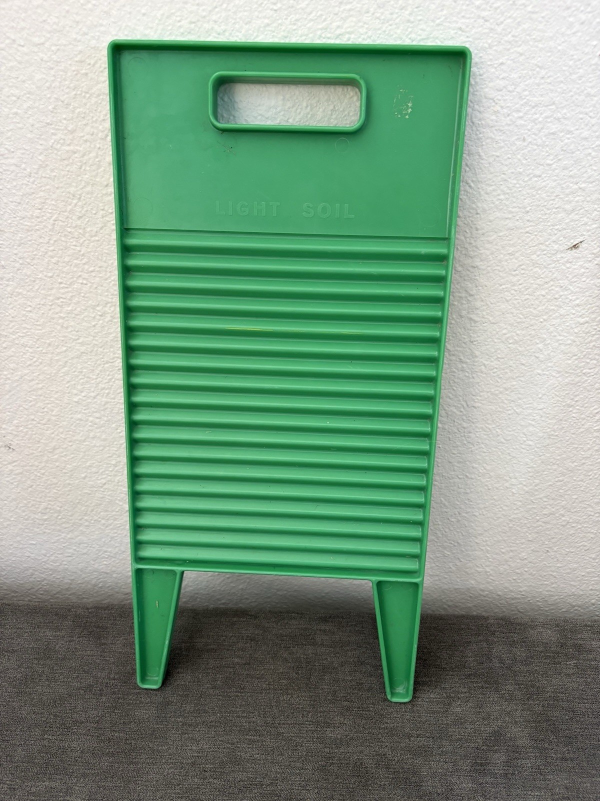 VINTAGE Fesco 4544 Made In USA Green Plastic Washing Board 18”x8.5” Movie Prop