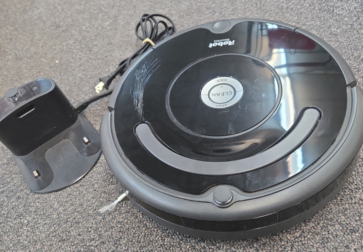 Irobot Roomba 675 Robot Vacuum & Charger Wi-Fi