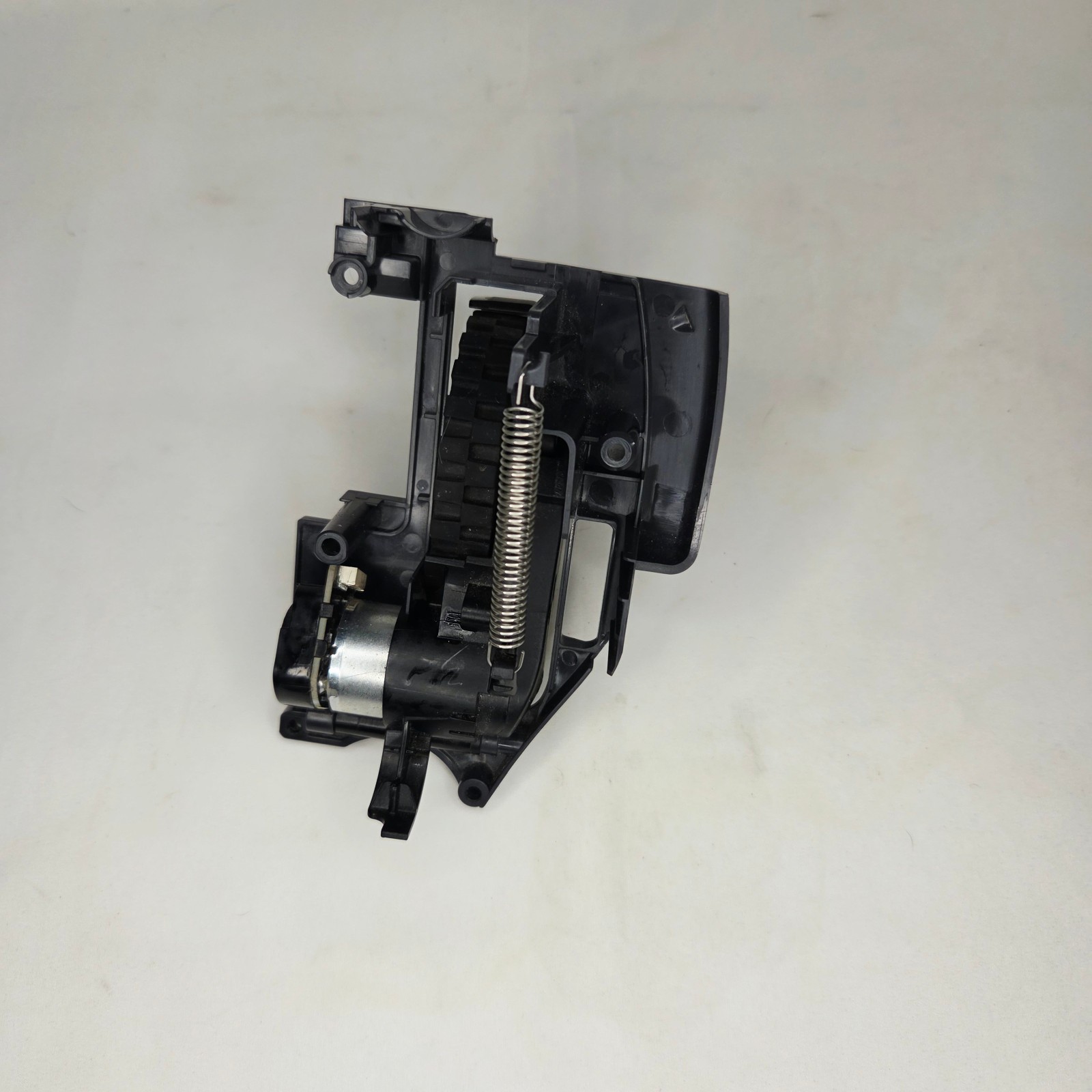 Shark PowerDetect NeverTouch Robot – RV2820YE – Left Wheel Motor