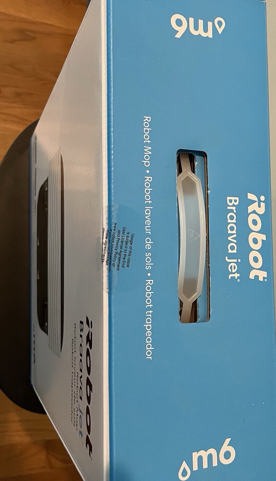 New iRobot Braava Jet M6 Wi-Fi Connected Robot Mop M611020