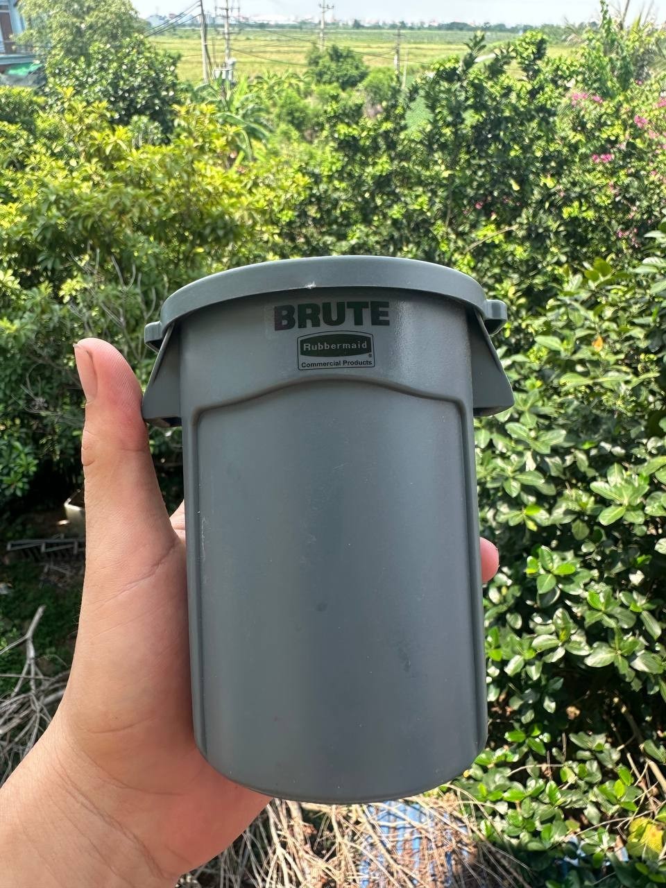 Rubbermaid Mini 0.4-Quart BRUTE Trash Can With Lid, PACK OF 1