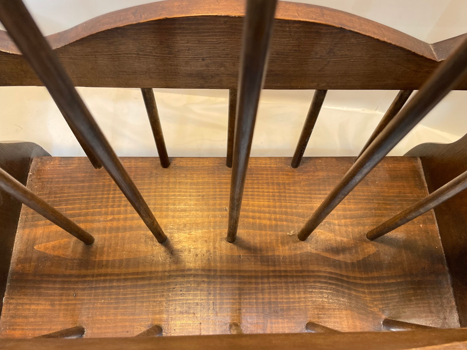 Vintage Solid Wood Magazine Rack Holder Stand Newspaper Record Spindle 18.5″