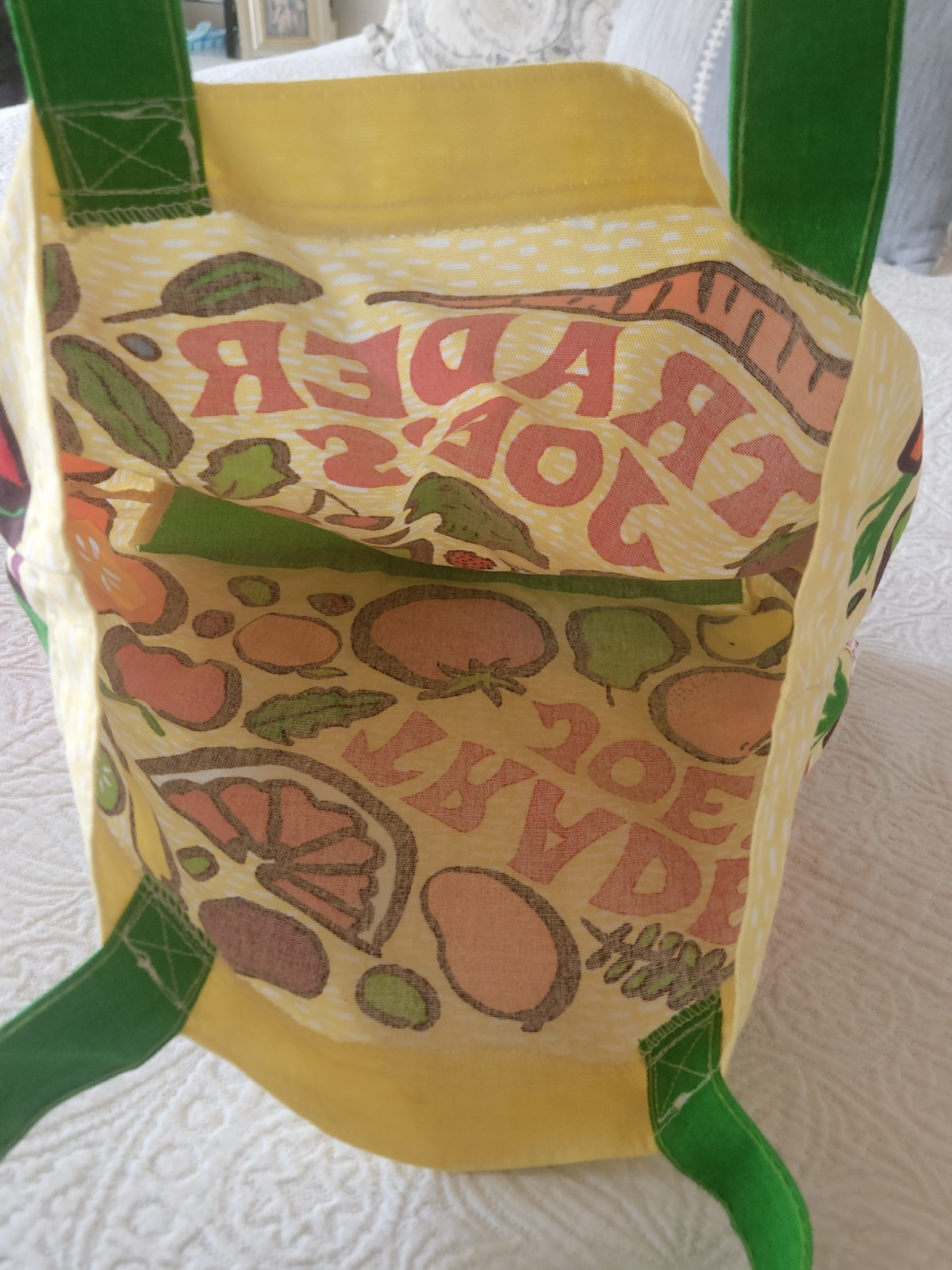 Trader Joe’s Reusesble Canvas Tote Grocery Bag Fruita And Vegetables VGC Clean