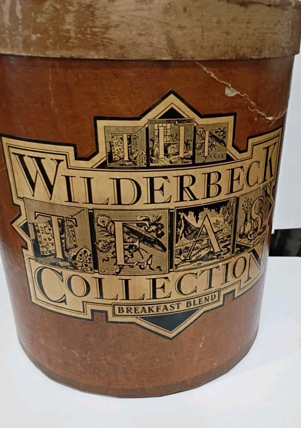 Wilderbeck Teas Collection Red Round Wastebasket w/ Lid 4 Gal Stars Cardboard