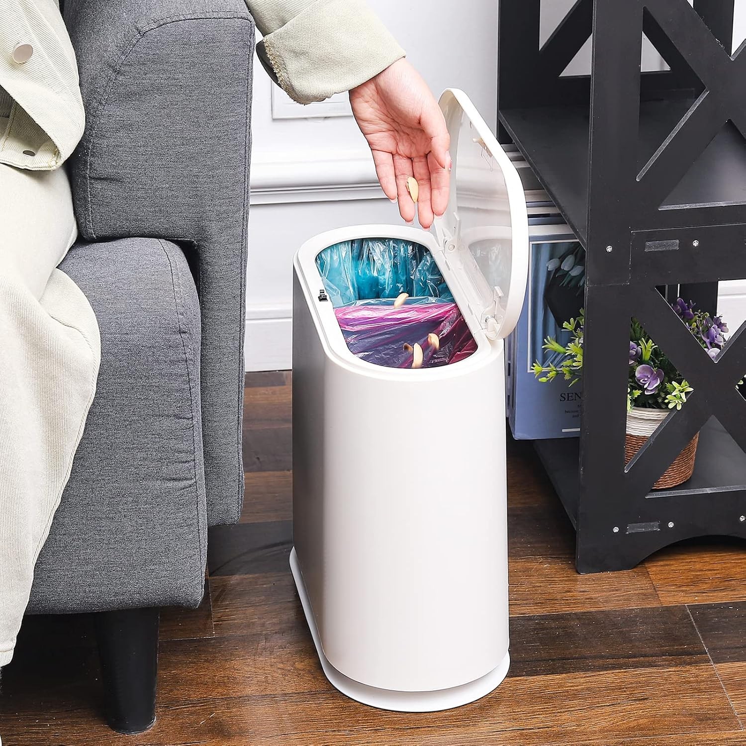 Slim Plastic Bathroom Trash Can With Lid,12L / 2.7 Gallon Pet & Dog Proof