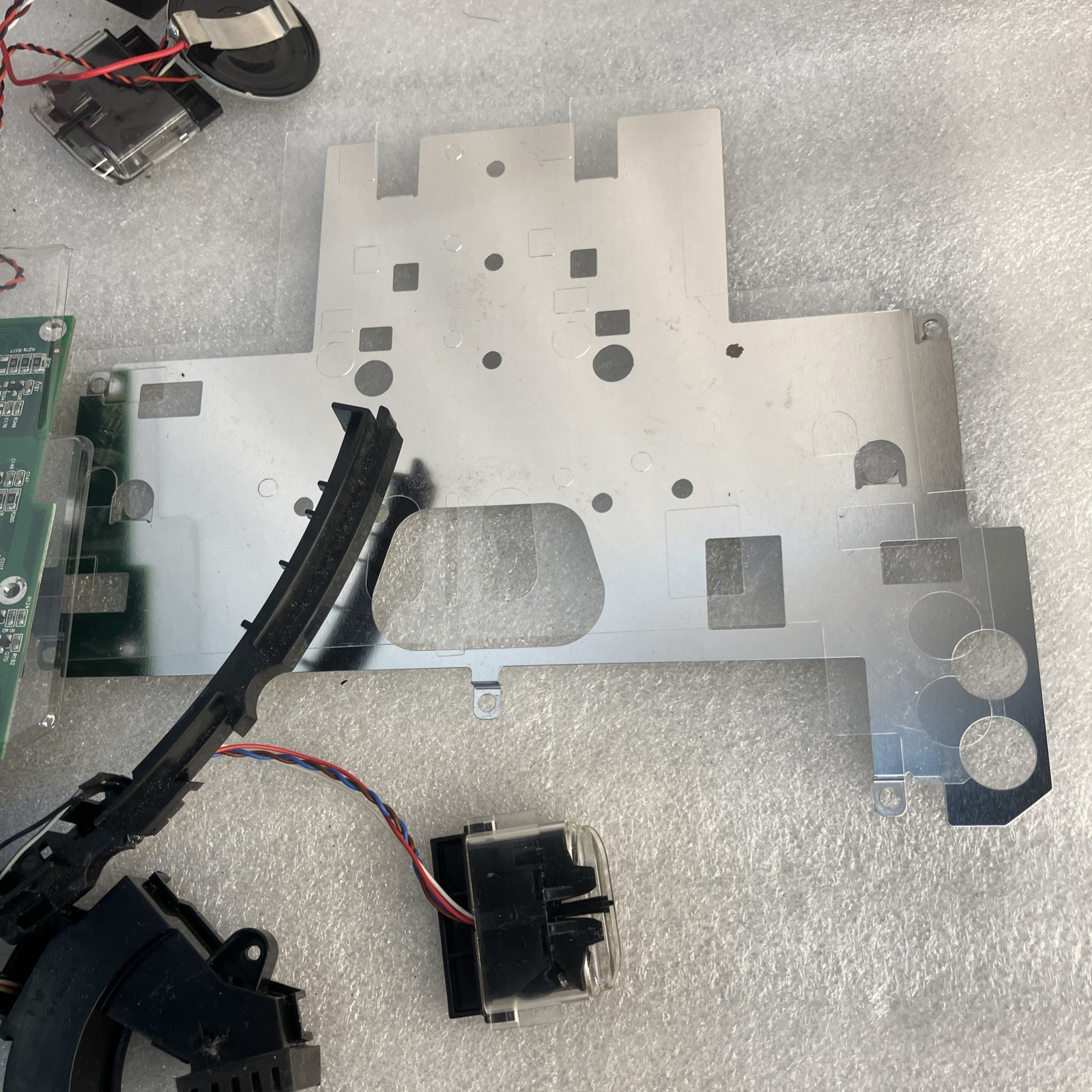iRobot Roomba 805 Robotic Vacuum part, Circuit Board, All Sensors & Connections