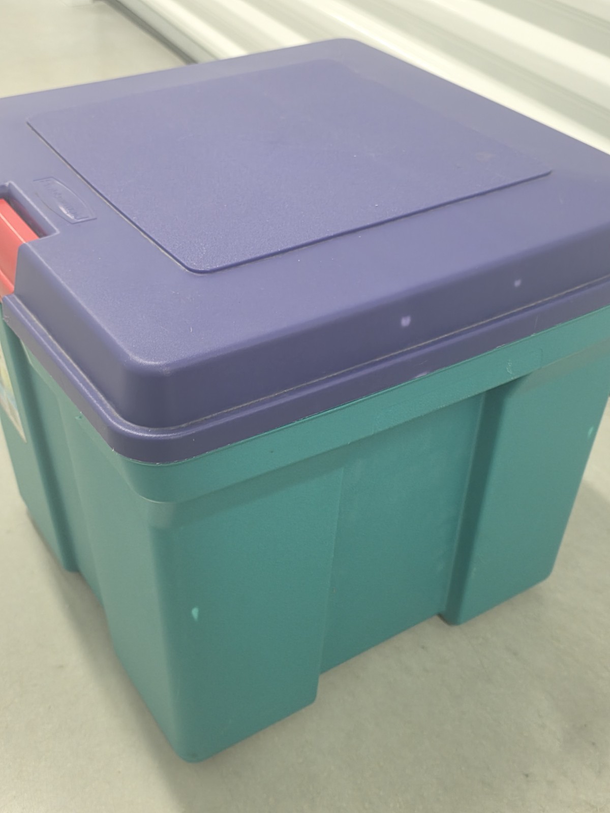 RARE Vintage 1990s Rubbermaid Keepers Totelocker Jr. – Aqua Colorblock Tote
