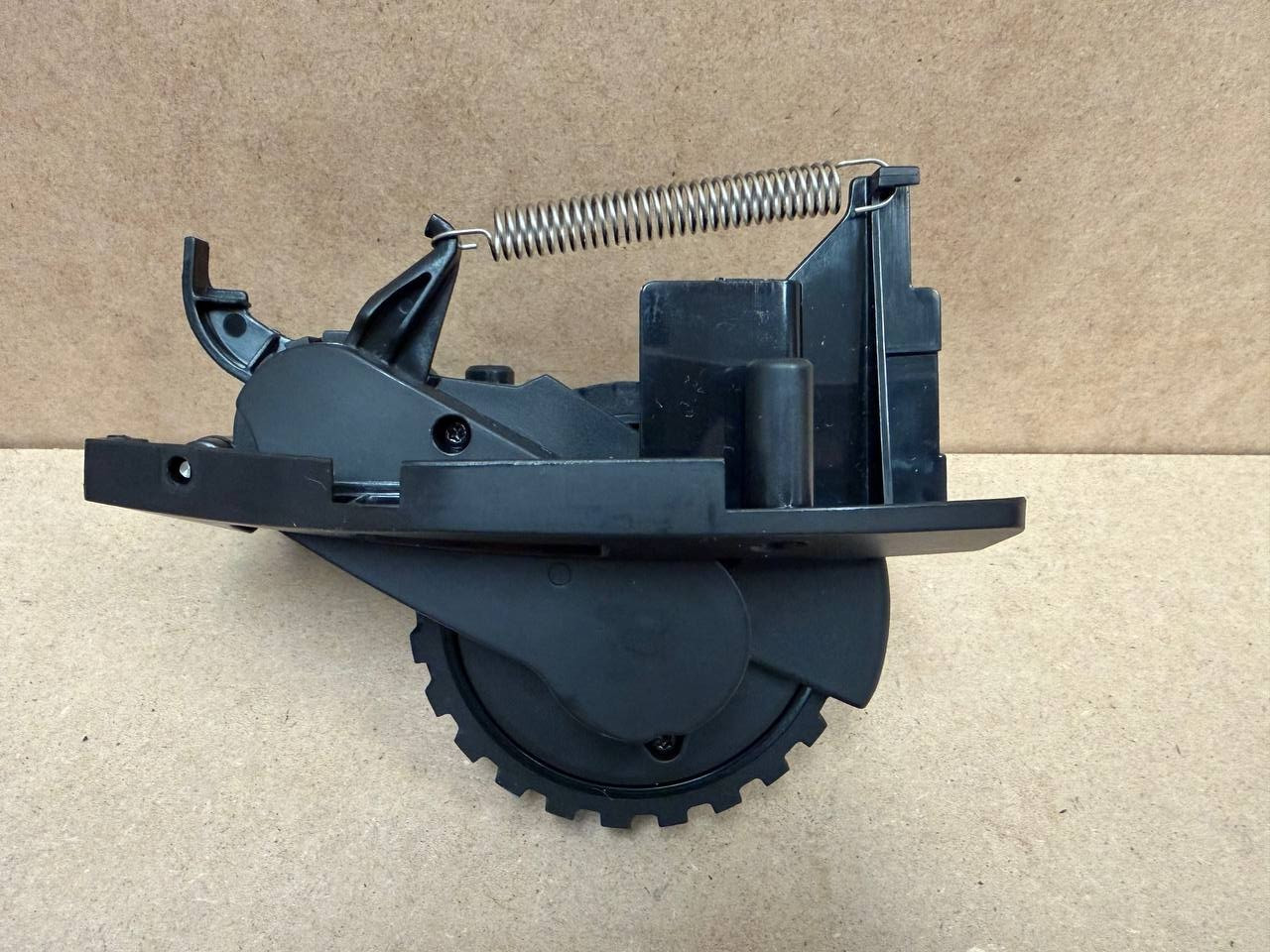 Genuine Shark Robot Left Drive Wheel RV2520AZUS AV2610WA RV2610WACA RV2600WA