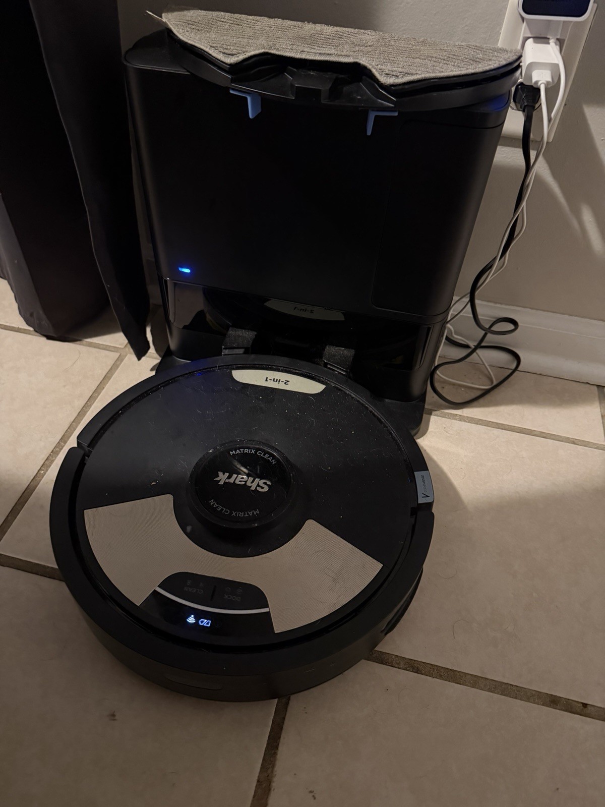 Shark Matrix Clean Robot Vacuum & Mop Self-Empty Base Wi-Fi Tested Works Great