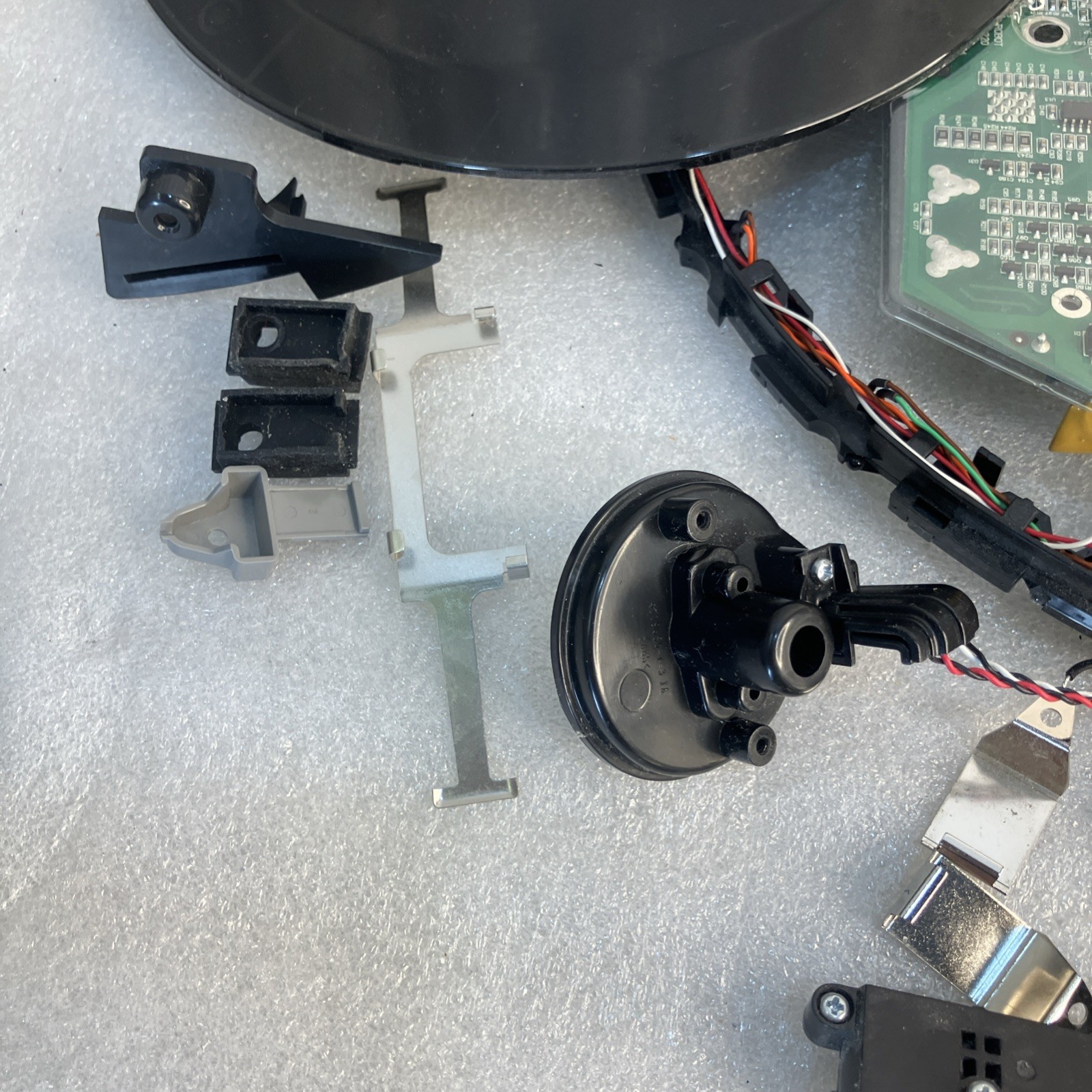 iRobot Roomba 805 Robotic Vacuum part, Circuit Board, All Sensors & Connections