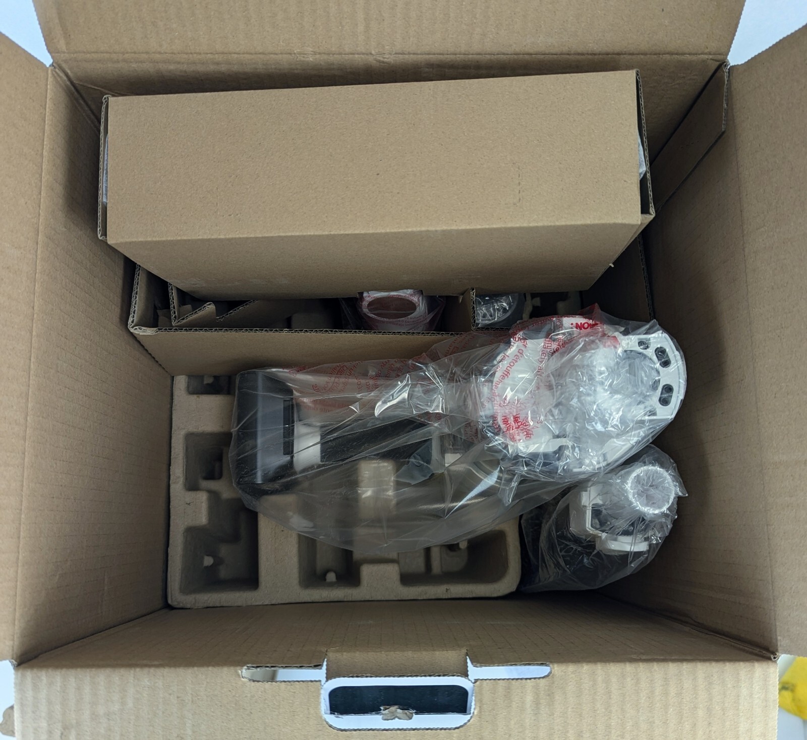 Shark Cordless DETECT PRO Auto-Empty System Stick Vacuum IW3511 White BRAND NEW