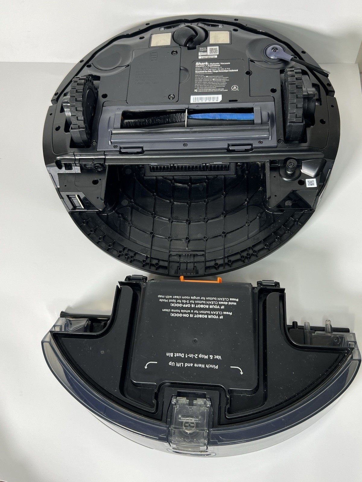 Shark Matrix Plus Robotic Vacuum & Mop AV2610BTUS T3 Self-Empty HEPA Black