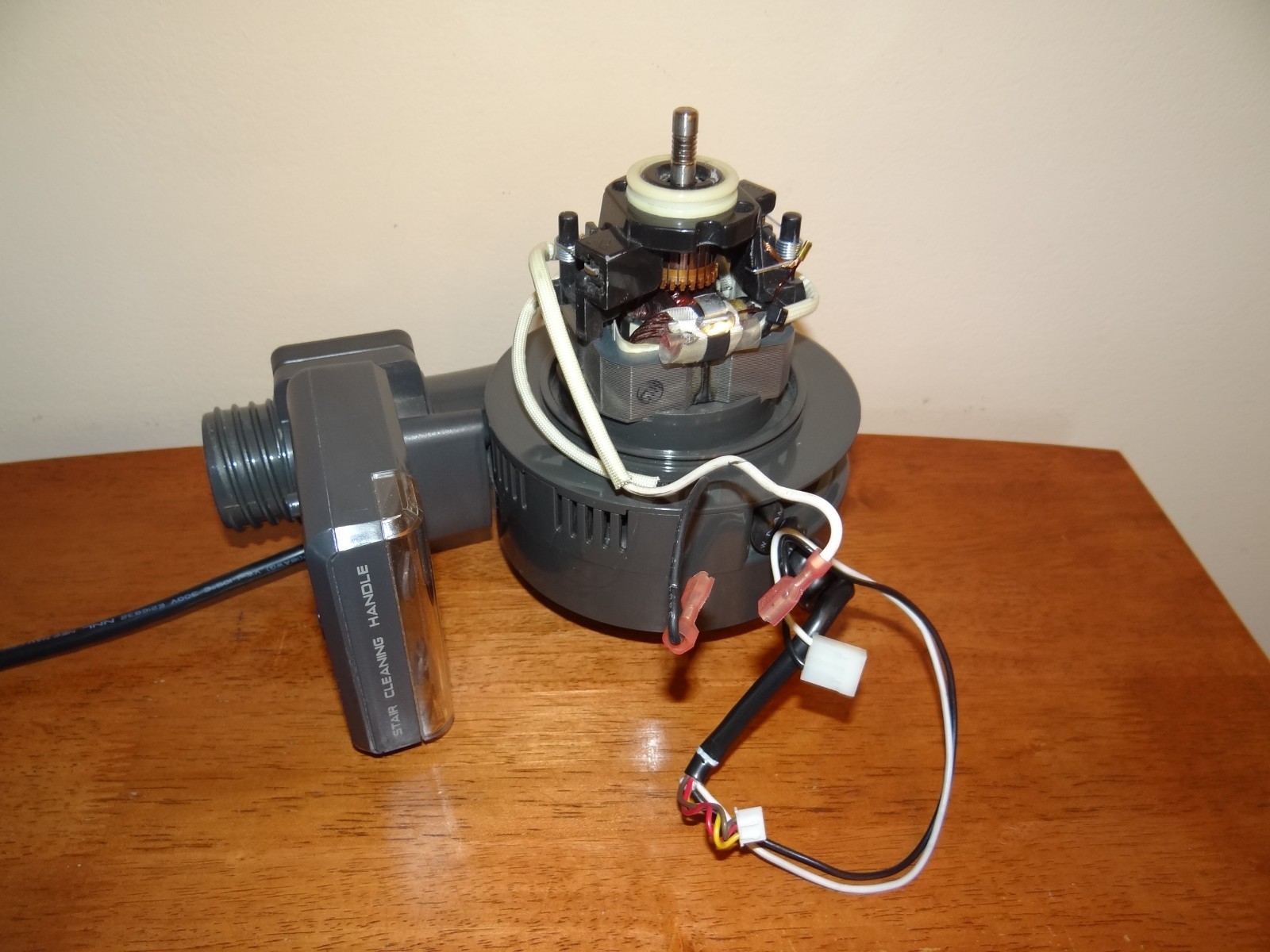 Hoover Platinum UH30010 Vacuum AMETEK Main 120V Motor 122156-00