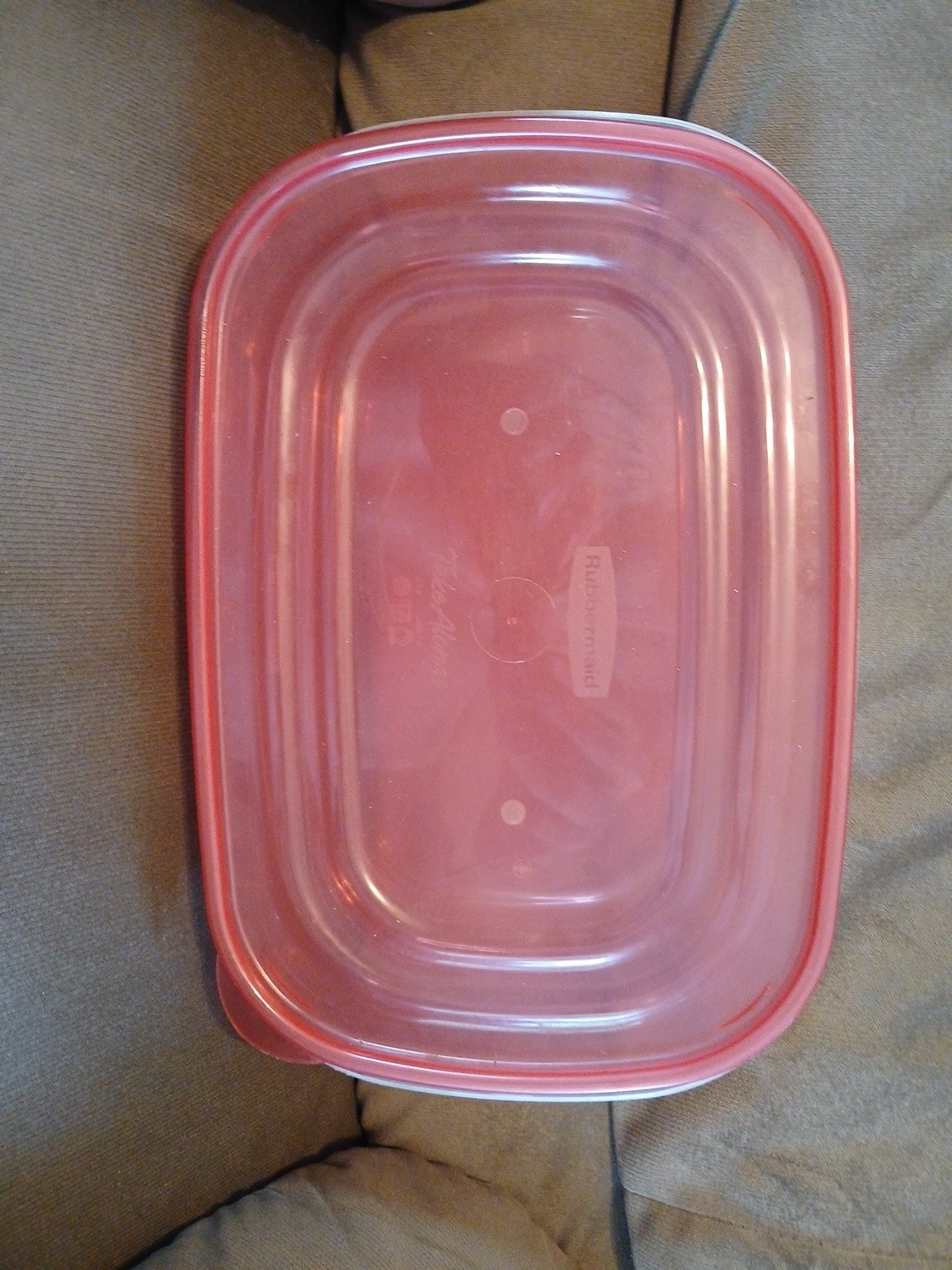Large Rubbermaid 1.1 Gallon Storage Container With Red Lid 13″x8 3″ Deep