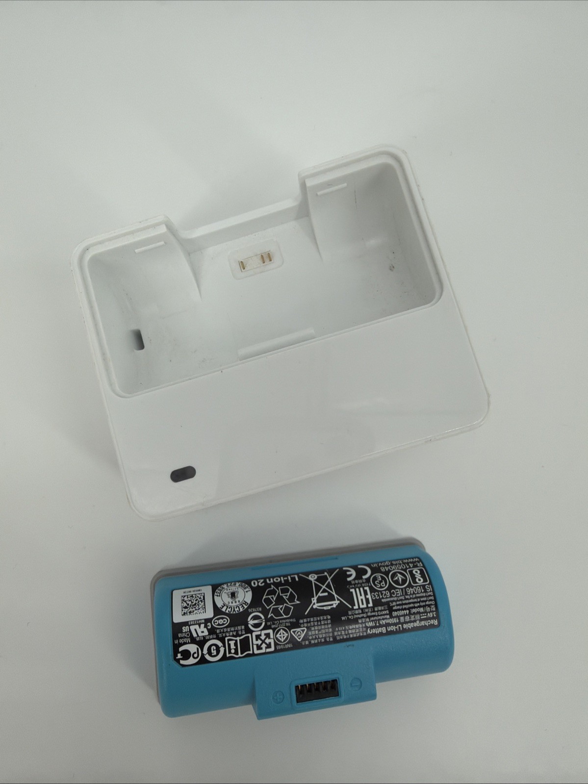 Genuine OEM iRobot Braava Jet 240 Battery and Charger Model 4446819-01