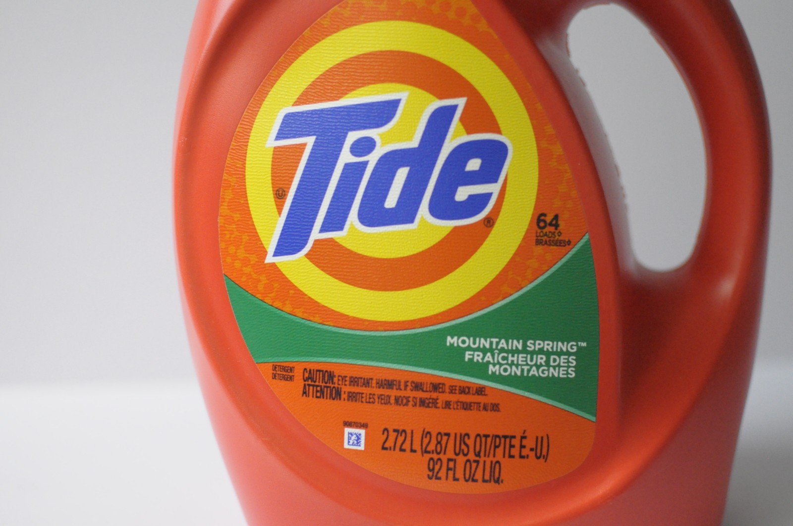 1 Tide Liquid Laundry Detergent Mountain Spring 64 loads 92 fl oz New