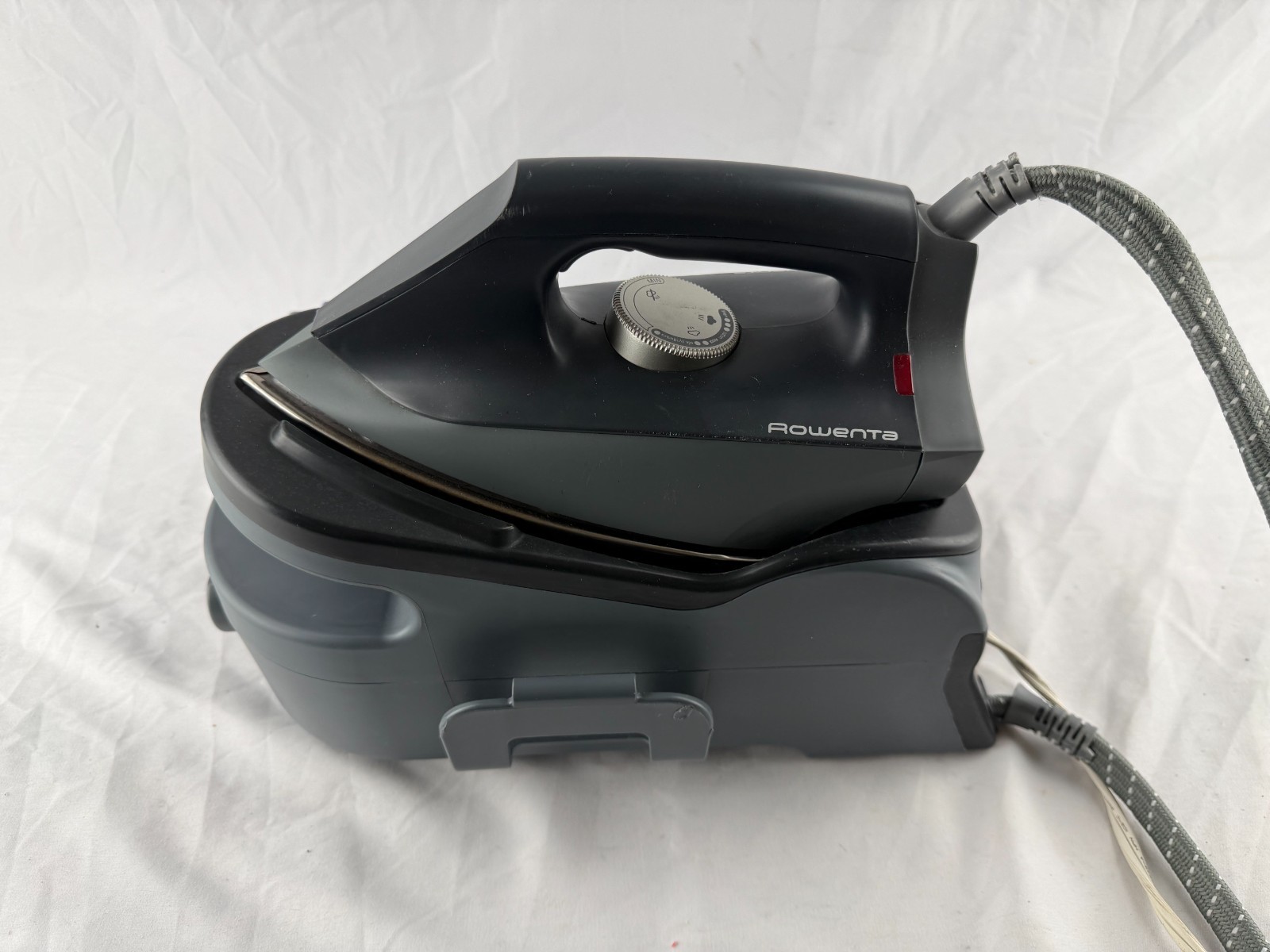 Rowenta Expert Steam Generator Iron DG8030 High Pressure Powerful Steaming Unit