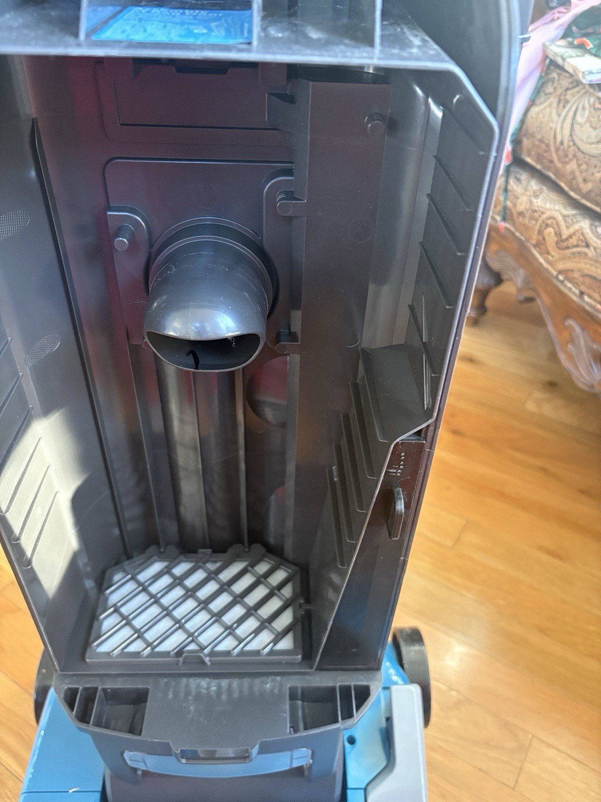 Hoover WindTunnel Tempo Vacuum – Upright Bagged -UH30301 in Miami.