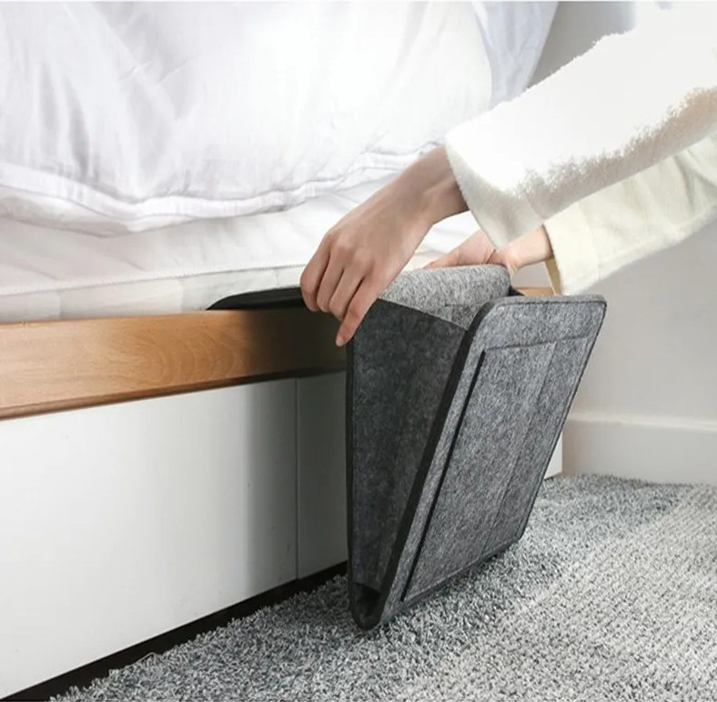 1PCS Felt Storage Hanging Bag for Bed, Sofa, or Carpet – Compact Organizer – NEW