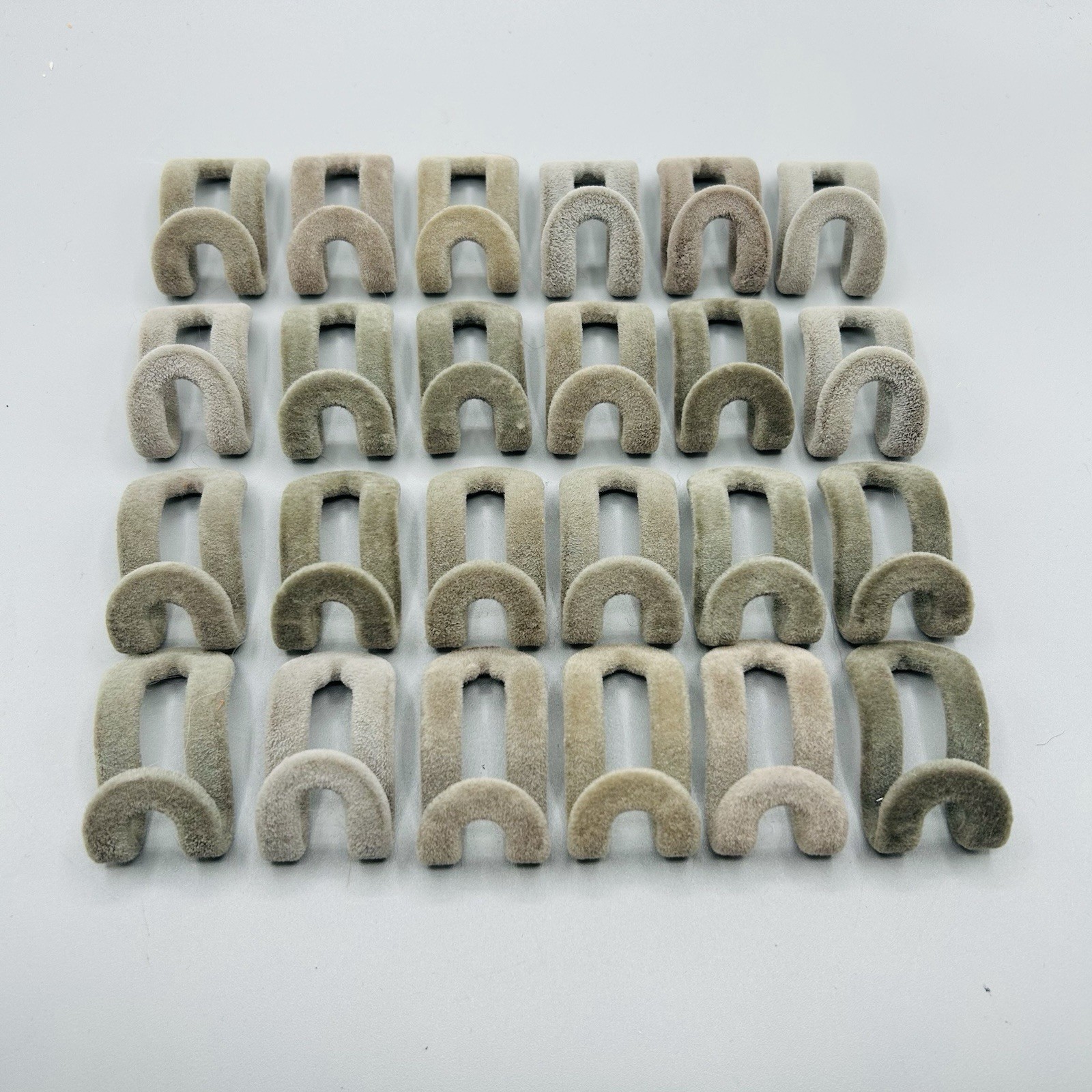 Joy Mangano Huggable Cascading Hanger Hooks 24pcs All Gray pre-owned EUC