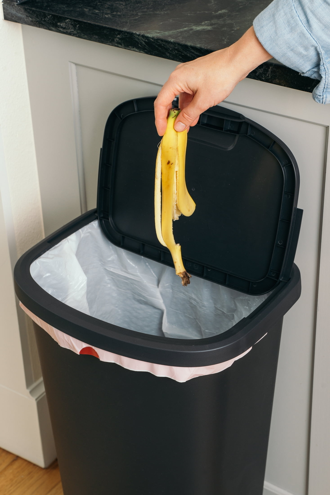 Black,11 Gallon Trash Can, Plastic Lift Top Kitchen Trash Can,