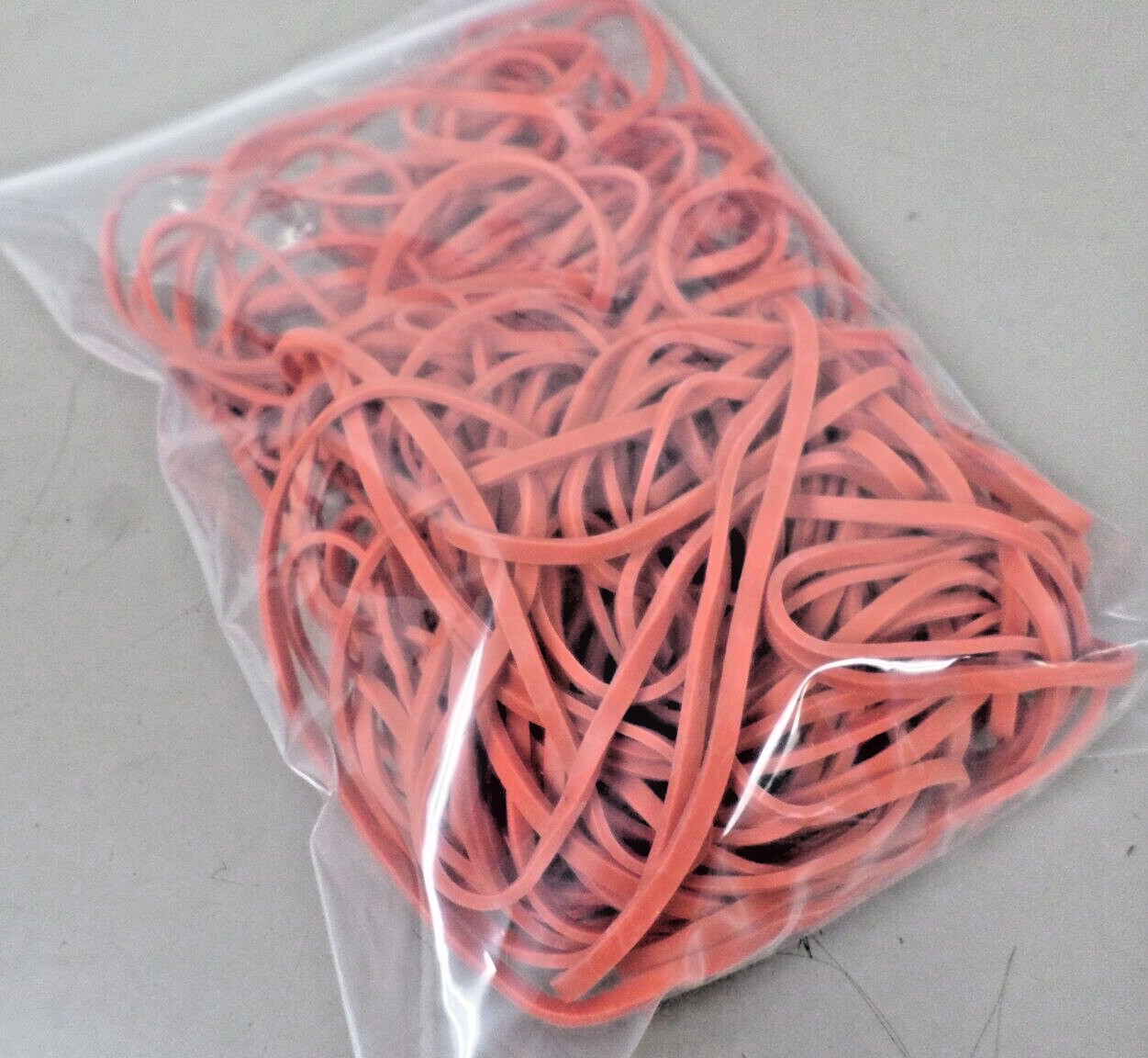 50 Pack 8-1/2″ x 1/8″ Rubber Bands for 23 to 32 Gallon Trash Can Bands