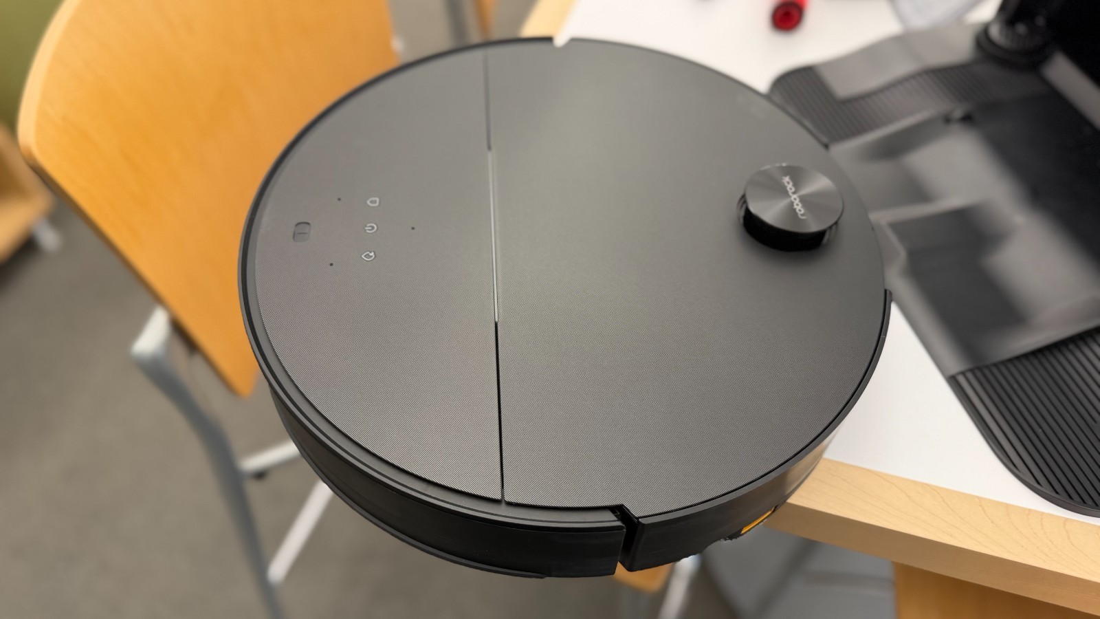 Roborock Saros 10 Robot Vacuum and Mop, 22,000Pa Suction, AI Obstacle Avoidance,