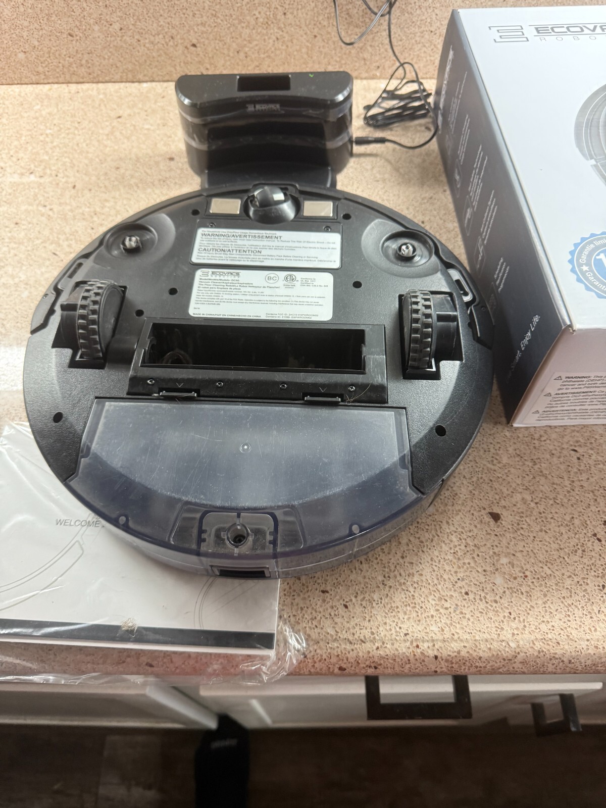 Ecovacs rootics DEEBOT 500 Wi-Fi & App Controlled Vacuum Robot- Black/used