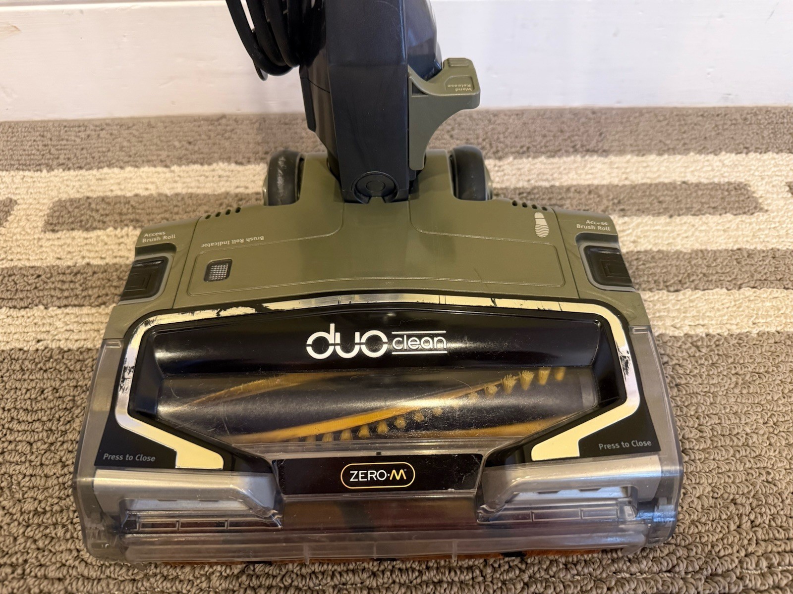 Shark Apex Duo Clean Zero M Slim Vacuum Cleaner W/Attachment ~ Model ZS36066