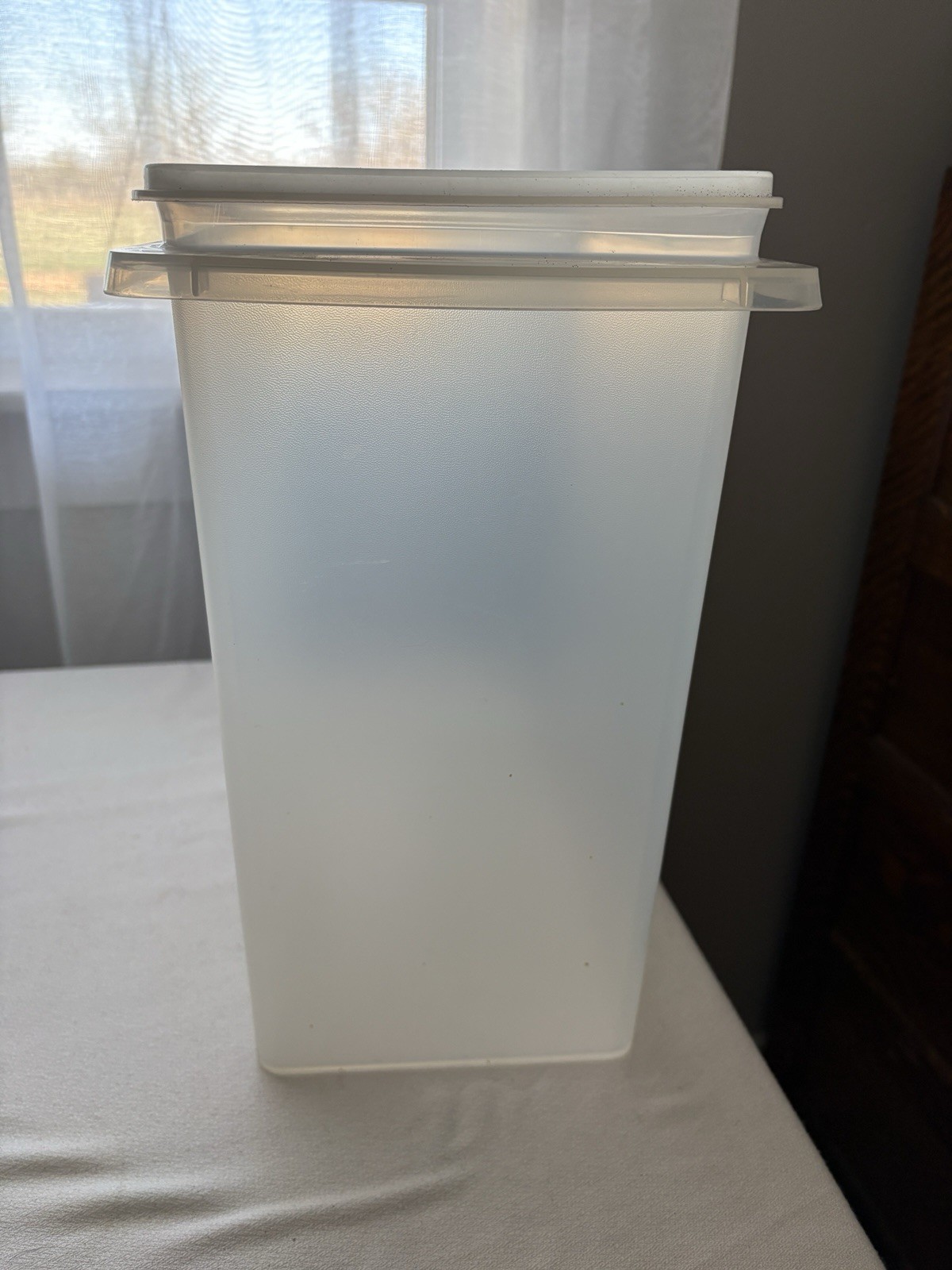 VTG Tupperware Garbage Trash Can Storage 1430-4 13″ Tall Lid Sheer Storage FLAW