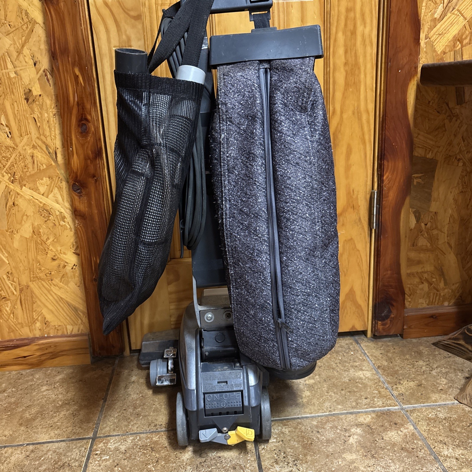 KIRBY G4D Vacuum cleaner Tested Comes with Accessories!