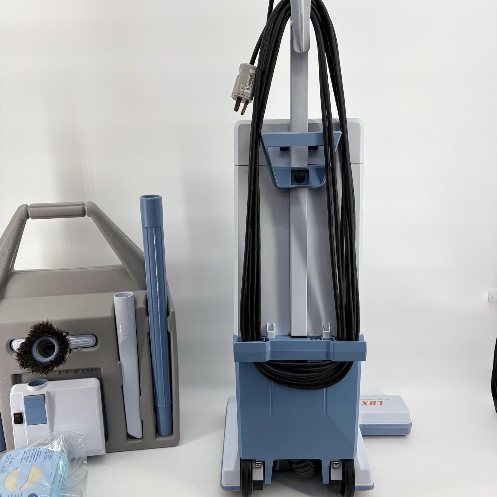 Electrolux Aerus Lux Legendary U155C Upright Vacuum Cleaner Bags & Attachments