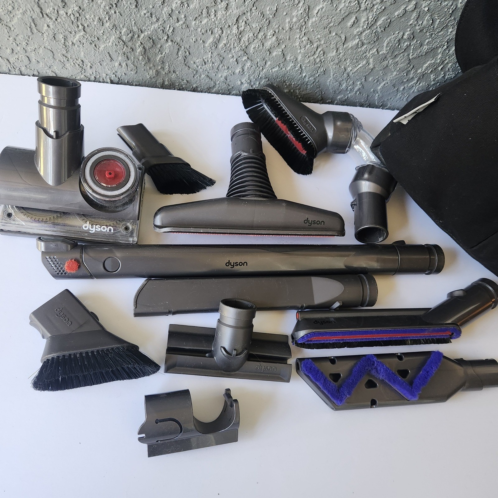 Dyson Vacuum Attachment Set with Storage Bag Tangle Free Turbine Tool 10 Piece