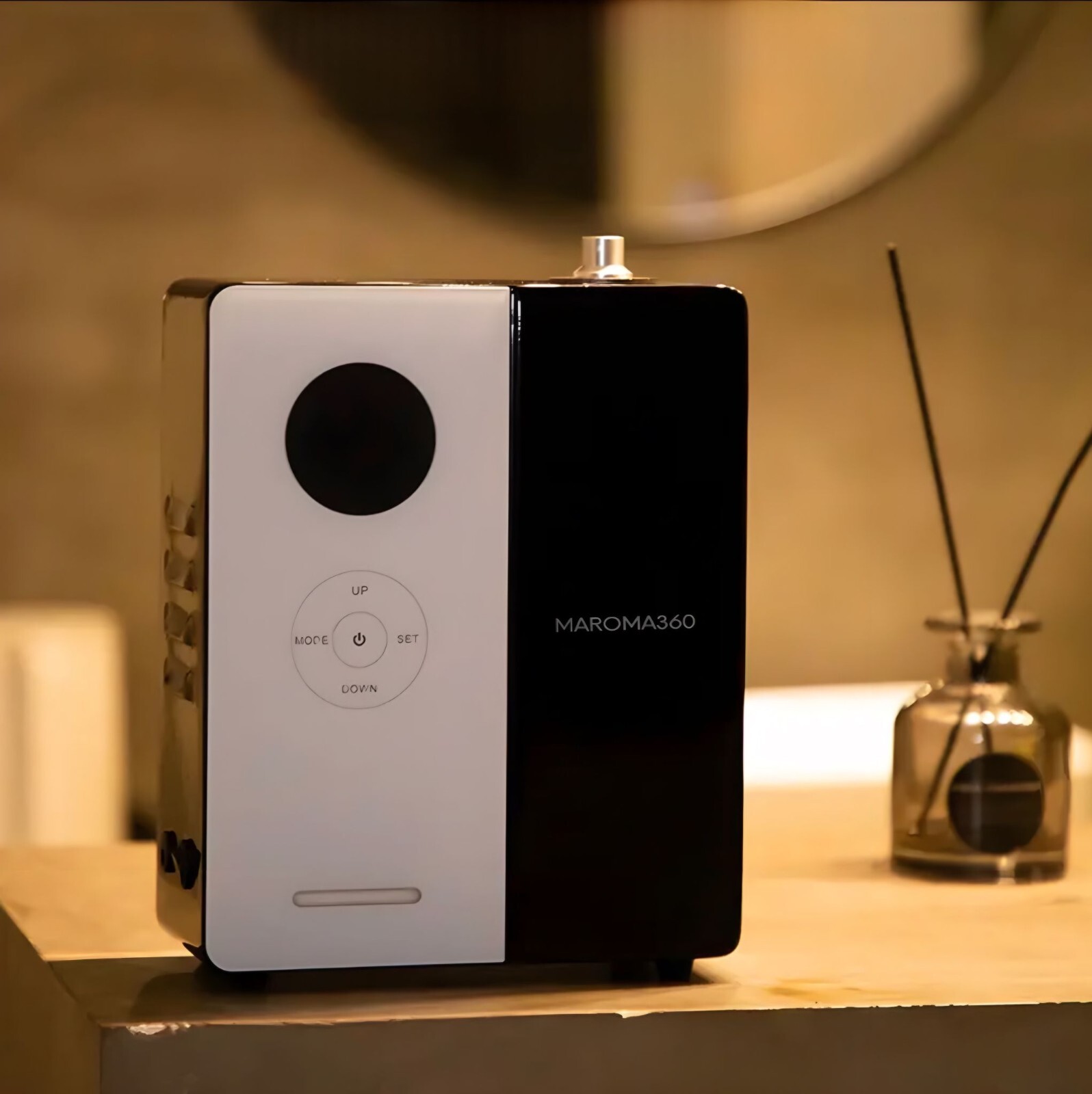 Davinci360 Scent Diffuser Black/White 200 mL / Aroma360 For 1600 Sqft HVAC Ready