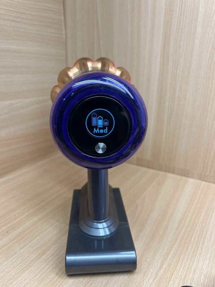 Dyson V15 Detect Cordless Stick Vacuum Cleaner with Extra Attachmnets