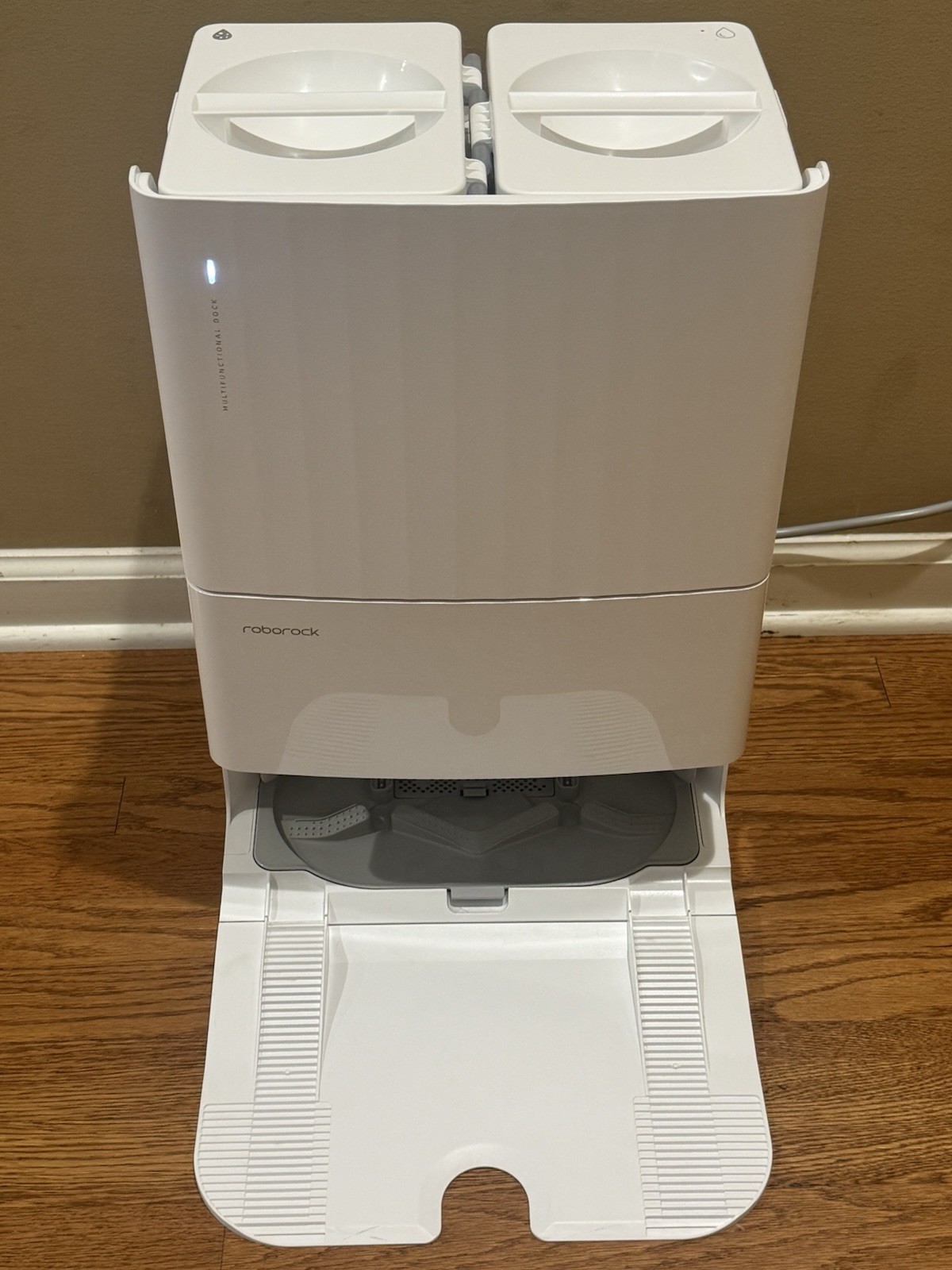 Roborock Q Revo PRO(EWFD16LRR) Empty Wash Fill Dock ONLY -Used 78 Hr – Excellent