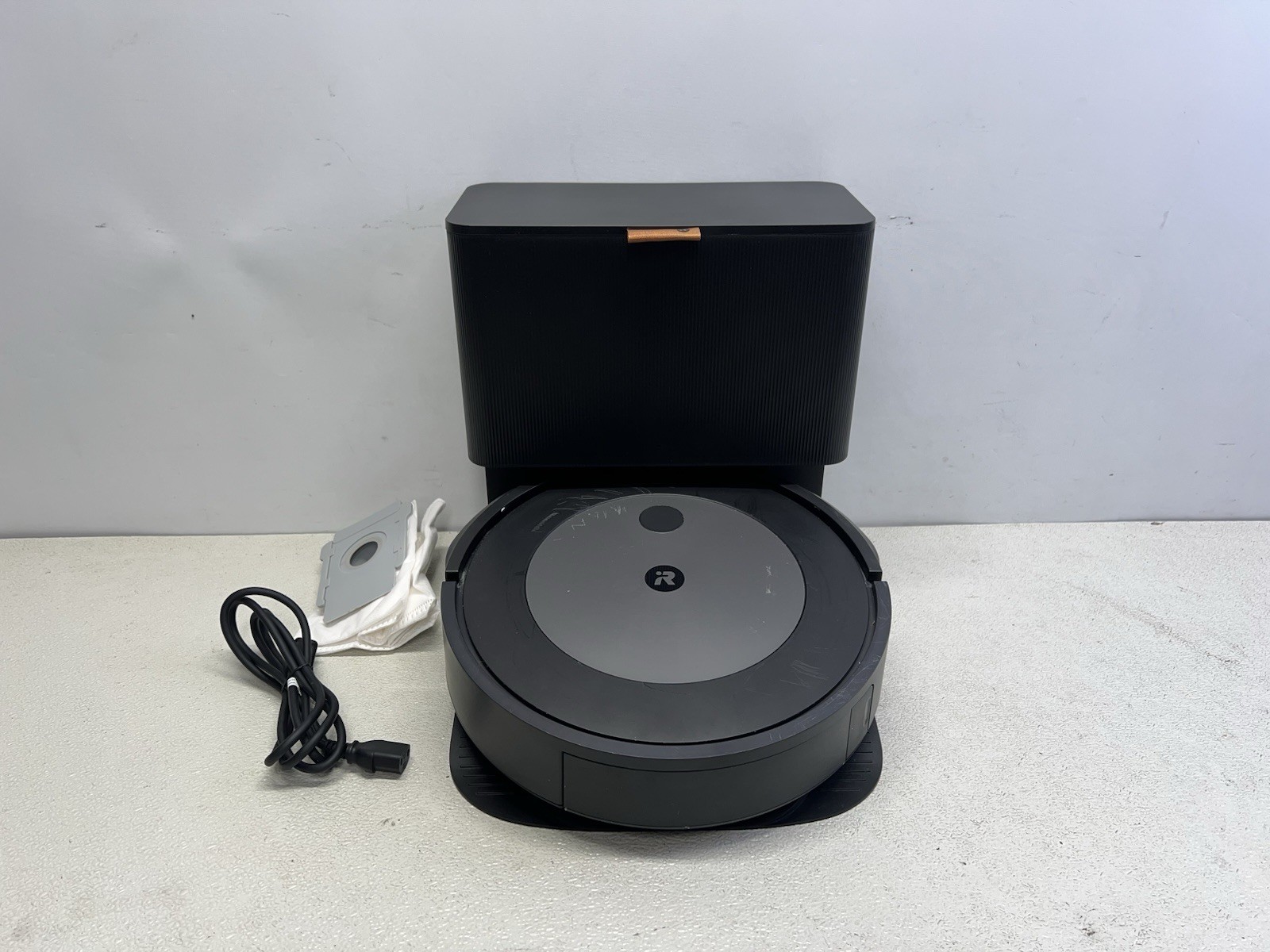 iRobot – Roomba j7+ (7550) Wi-Fi Connected Robot Vacuum – Graphite –