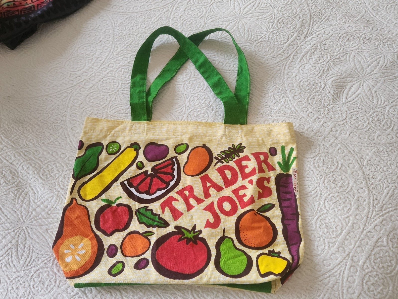 Trader Joe’s Reusesble Canvas Tote Grocery Bag Fruita And Vegetables VGC Clean