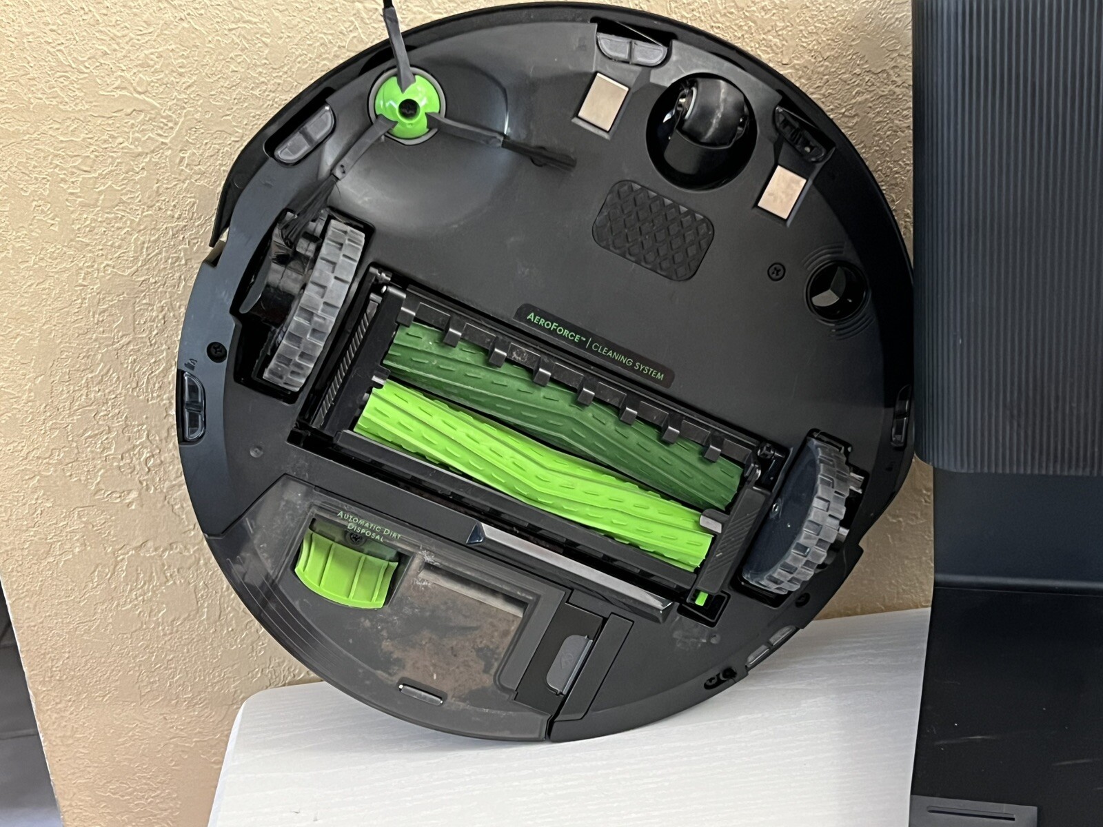 iRobot Roomba j7+ Plus Self-Emptying Robotic Vacuum Floor Cleaner Robot Works!