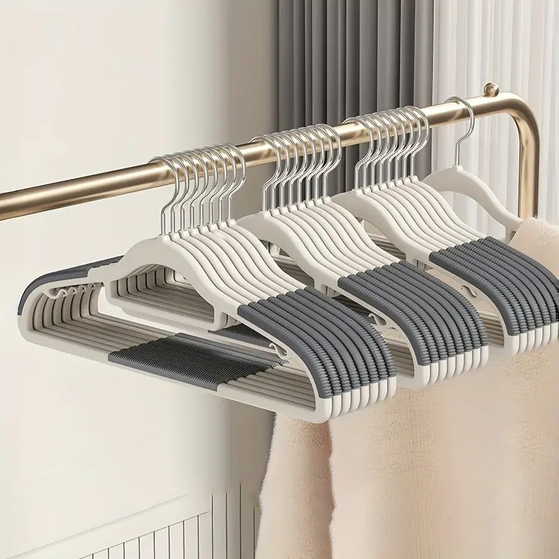 Plastic Hangers 20/40 Pcs Heavy Duty Non-Slip Clothes Hangers w/360° Swivel Hook