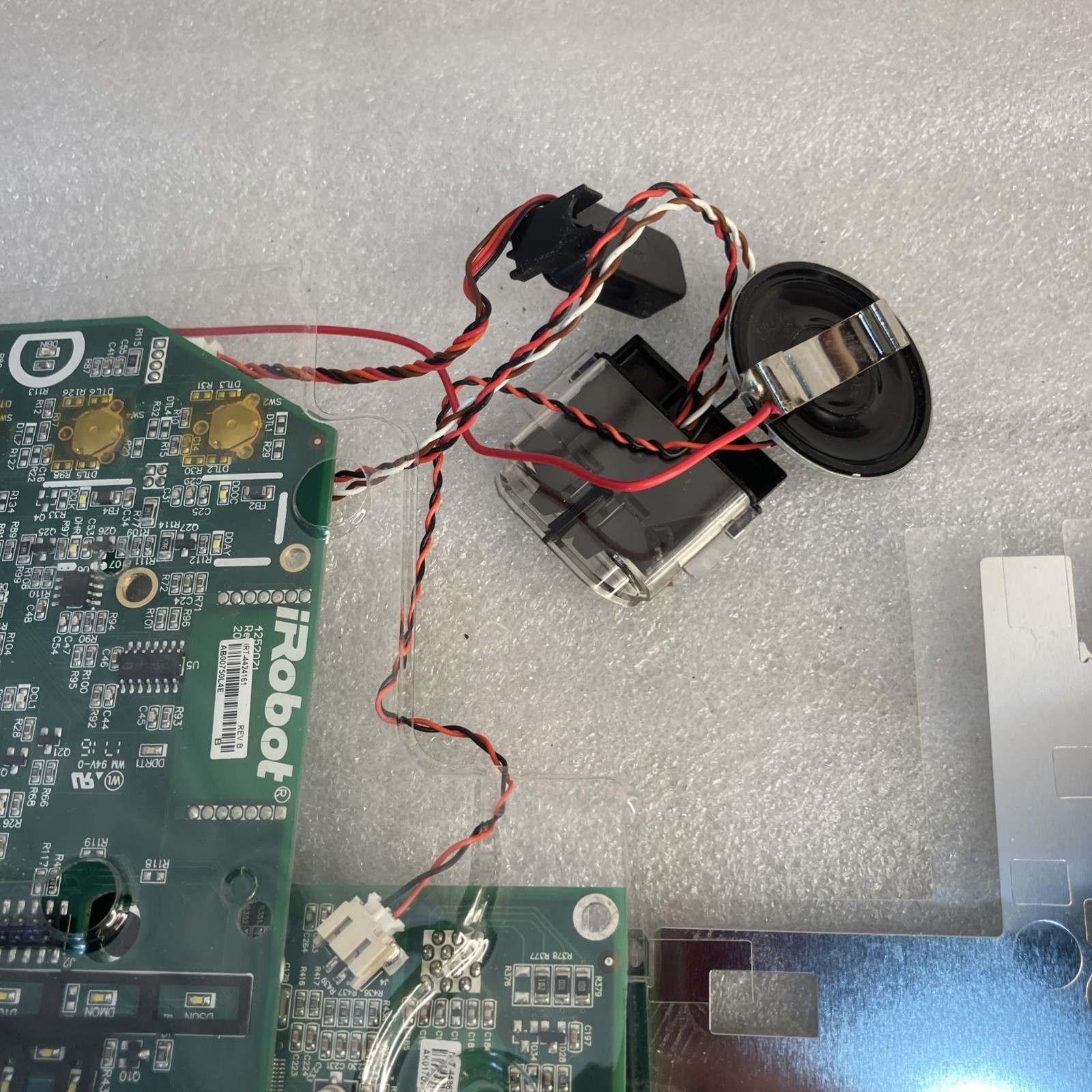 iRobot Roomba 805 Robotic Vacuum part, Circuit Board, All Sensors & Connections